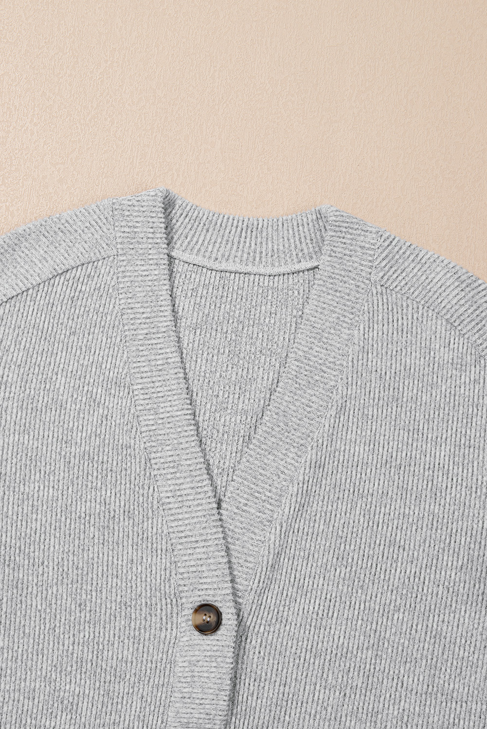 Stylish and Cozy Light Grey Lounge Set: Crop Top, Matching Shorts & Long Sleeve Cardigan - Detail View 10 Stylish and Cozy Light Grey Lounge Set: Crop Top, Matching Shorts & Long Sleeve Cardigan - Detail View 10