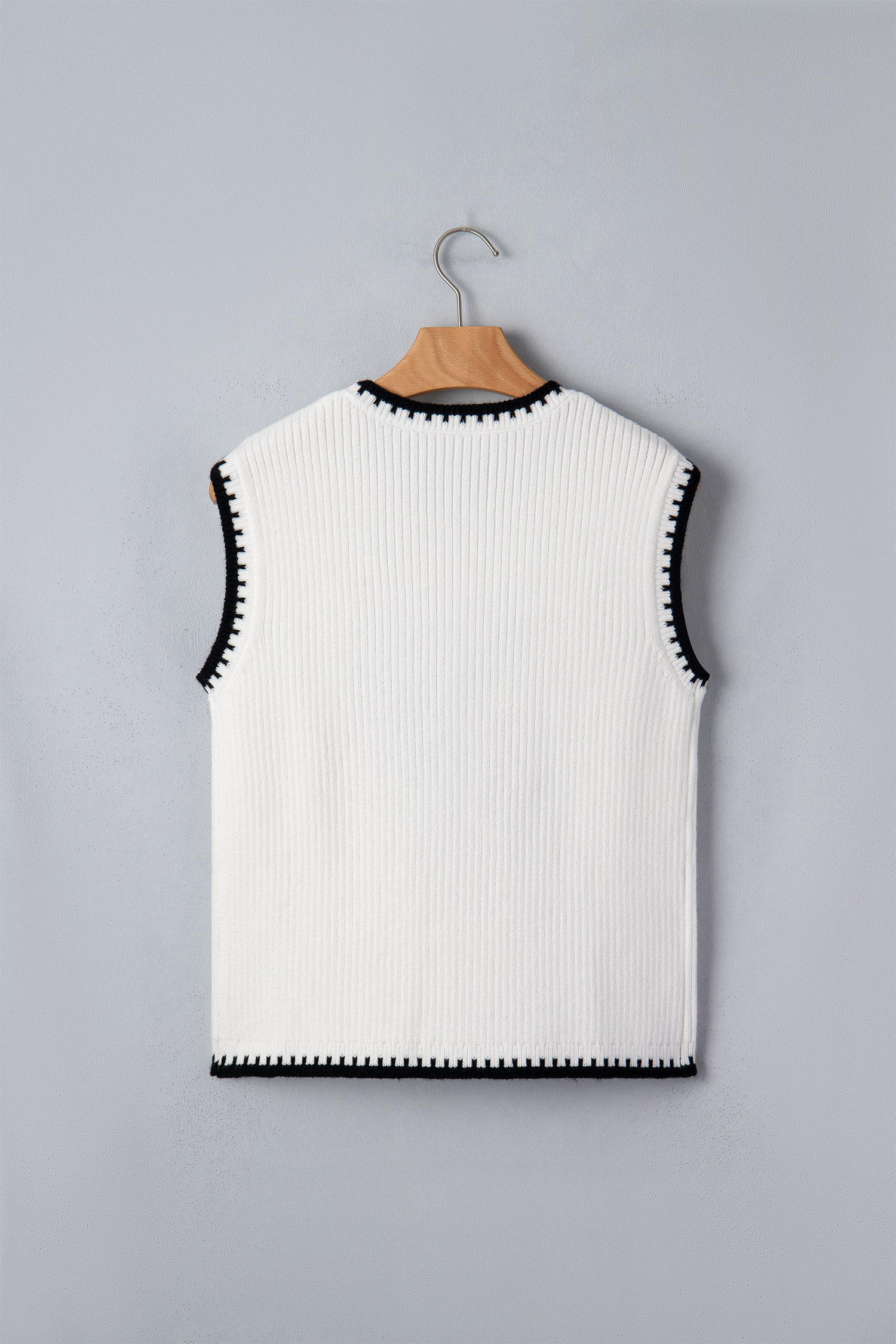 Sleeveless Western Print Sweater Vest for Women – Casual White Contrast Trim Knit Top - Detail View 5 Sleeveless Western Print Sweater Vest for Women – Casual White Contrast Trim Knit Top - Detail View 5