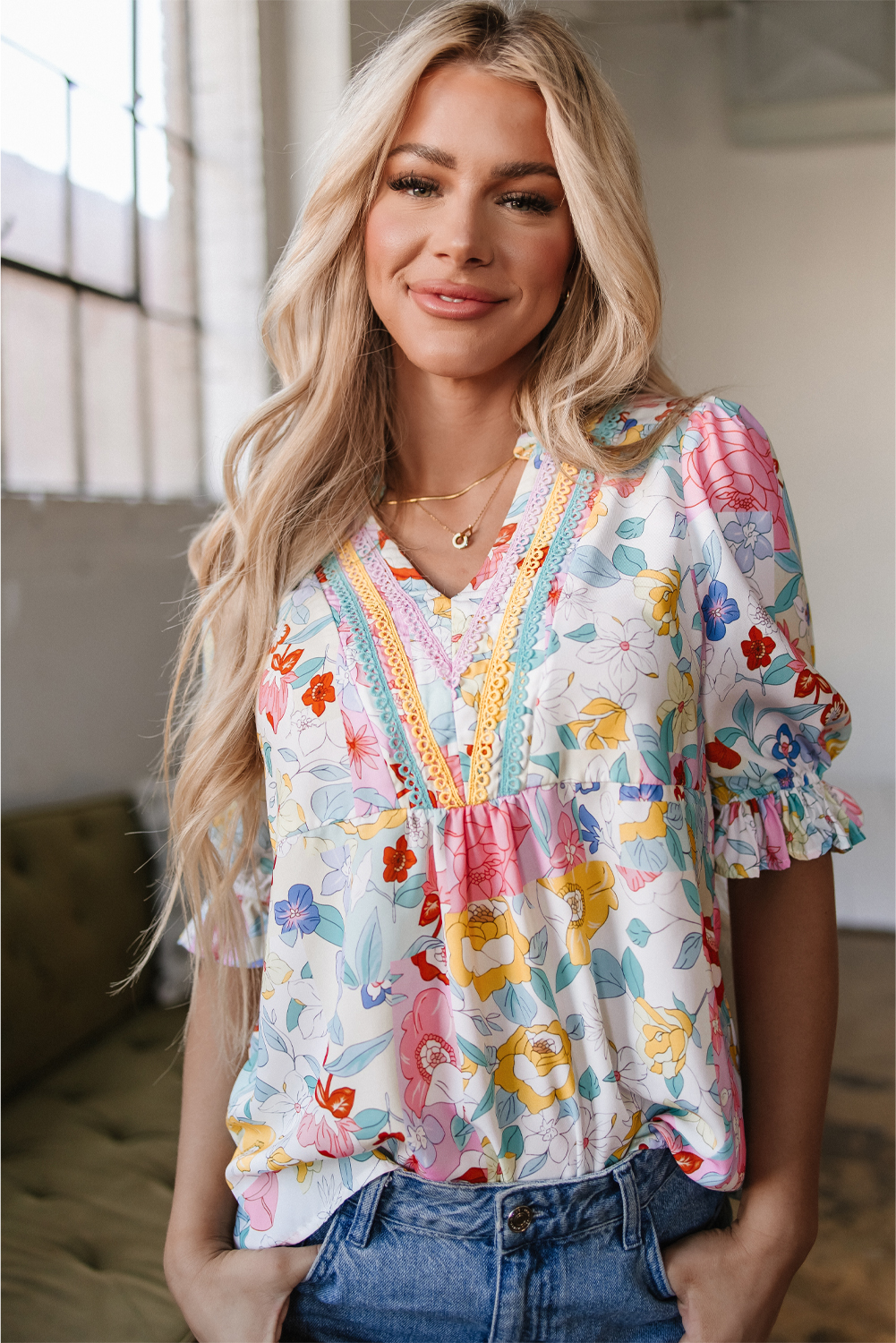 Casual Summer Blouse with Floral Print and V Neck - Feminine Design - Detail View 6 Casual Summer Blouse with Floral Print and V Neck - Feminine Design - Detail View 6