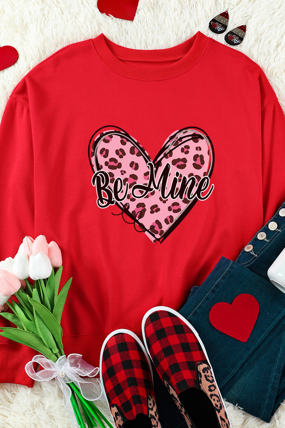 Trendy Valentine's Day Sweatshirt with Leopard Print Heart - Casual Crewneck - Detail View 10 Trendy Valentine's Day Sweatshirt with Leopard Print Heart - Casual Crewneck - Detail View 10