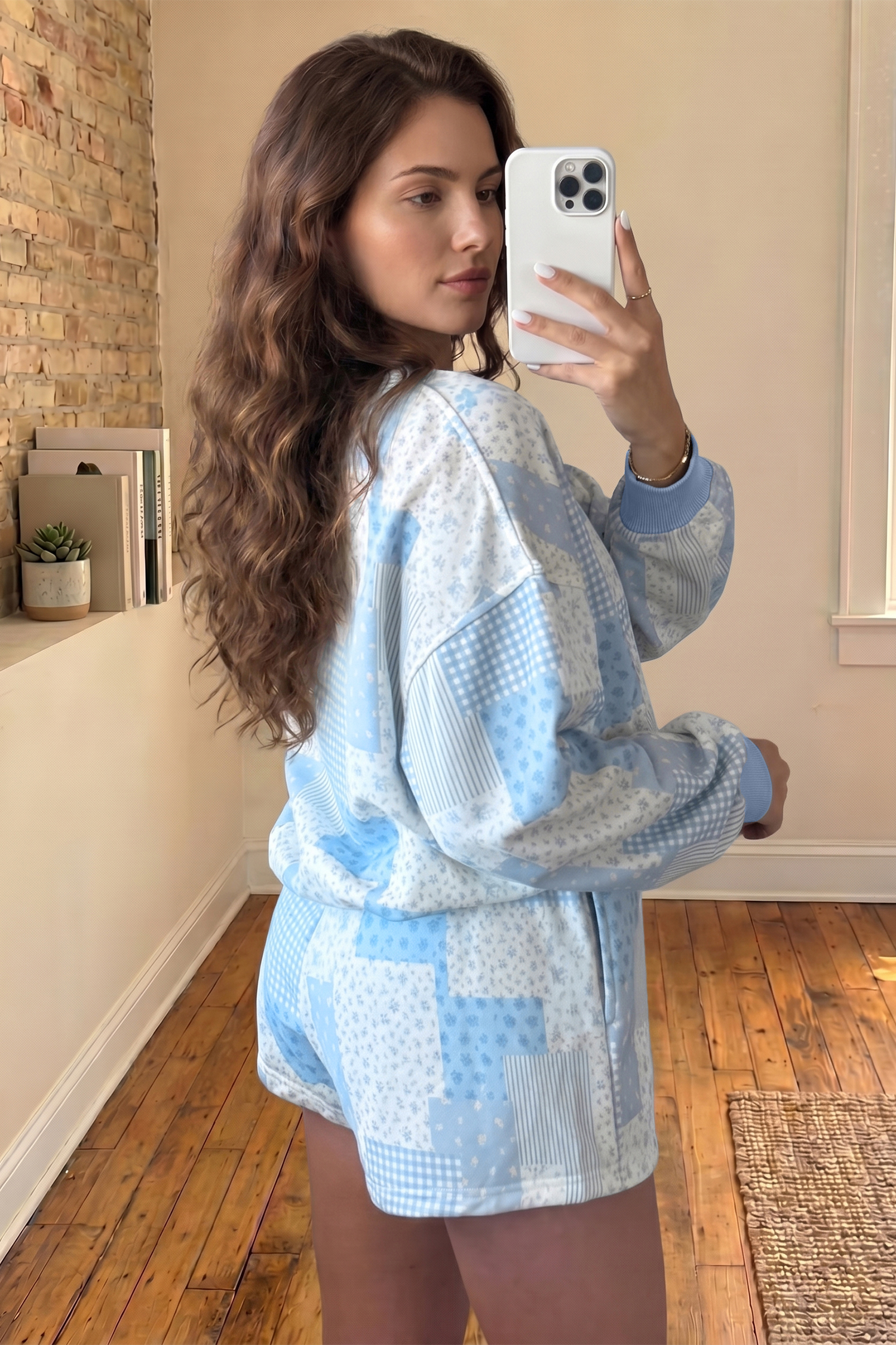 Sky Blue Floral Lounge Set, Women's Casual Long Sleeve Shorts - Detail View 2 Sky Blue Floral Lounge Set, Women's Casual Long Sleeve Shorts - Detail View 2