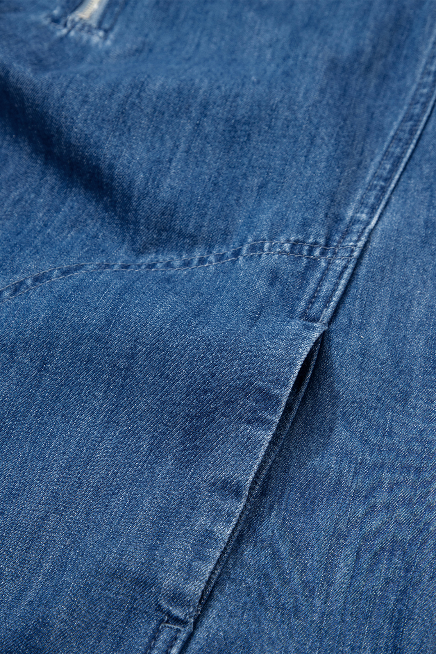 Women's Blue Denim Shift Mini Dress – Casual Short Sleeve with Zip Detail for Summer Days - Detail View 10 Women's Blue Denim Shift Mini Dress – Casual Short Sleeve with Zip Detail for Summer Days - Detail View 10