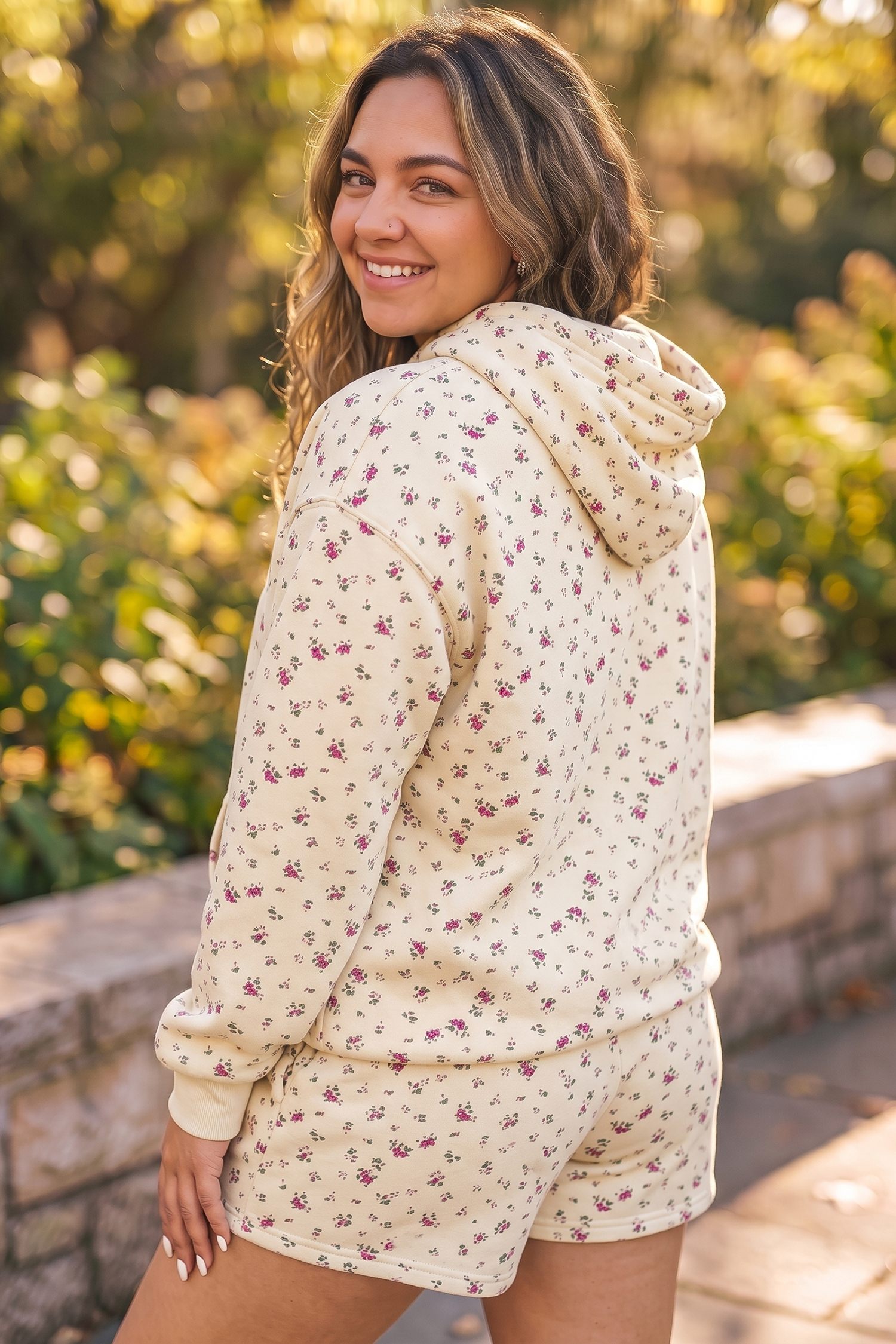 Beige Floral Lounge Set, Women's Hooded Casual Autumn Outfit - Detail View 2 Beige Floral Lounge Set, Women's Hooded Casual Autumn Outfit - Detail View 2
