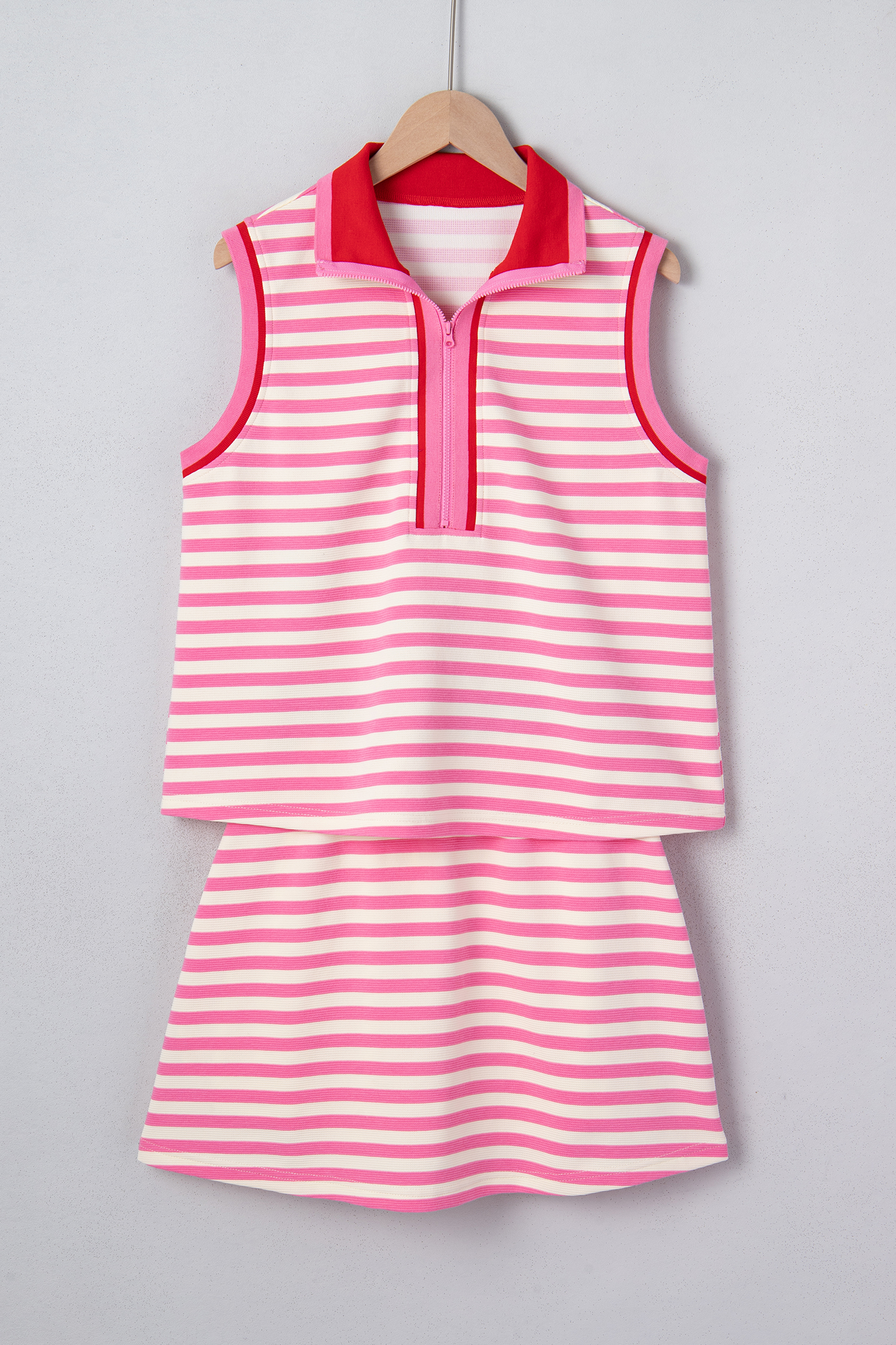 Casual Sleeveless Striped Skort Set for Women – Sachet Pink Zip Collar Outfit, Comfortable Summer Shift Style - Detail View 5 Casual Sleeveless Striped Skort Set for Women – Sachet Pink Zip Collar Outfit, Comfortable Summer Shift Style - Detail View 5