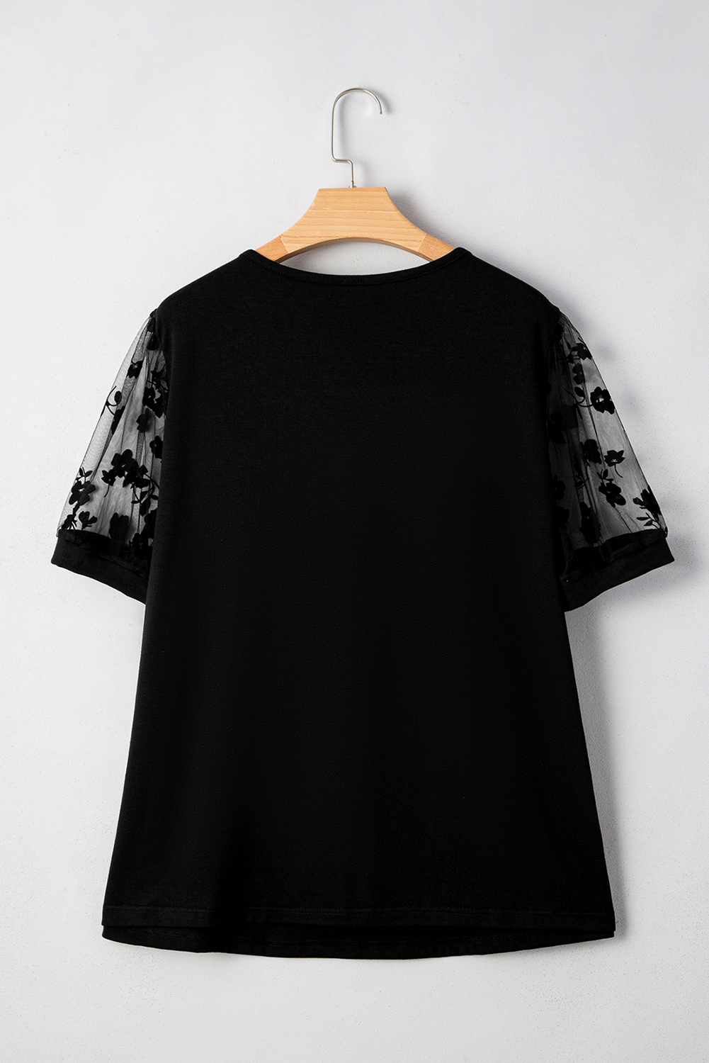 Plus Size T-Shirt, Black Floral, Mesh Patchwork, V Neck, Curvy Women's Fashion, Casual Wear, Elegant Style, Summer Top, Breathable Fabric, Comfortable Fit, Shift Silhouette, Short Sleeve, Slimming Design, Daily Wear, Tops & Tees - Detail View 4 Plus Size T-Shirt, Black Floral, Mesh Patchwork, V Neck, Curvy Women's Fashion, Casual Wear, Elegant Style, Summer Top, Breathable Fabric, Comfortable Fit, Shift Silhouette, Short Sleeve, Slimming Design, Daily Wear, Tops & Tees - Detail View 4