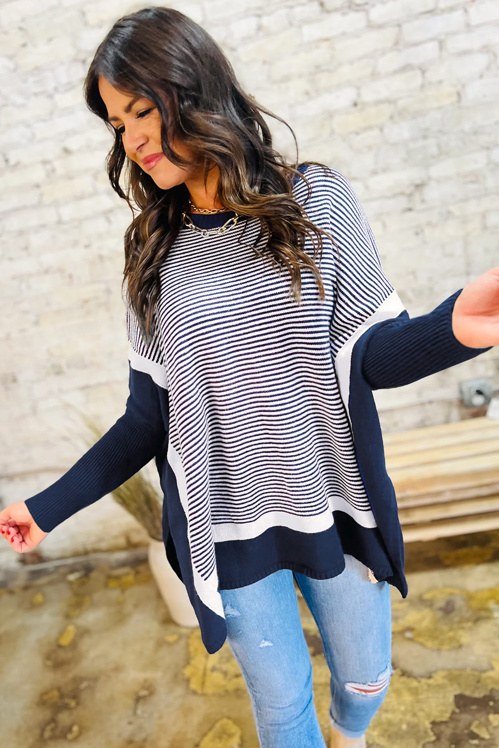 Casual Long Sleeve Patchwork Tunic Sweater - Stylish Color Block Design - Detail View 2 Casual Long Sleeve Patchwork Tunic Sweater - Stylish Color Block Design - Detail View 2