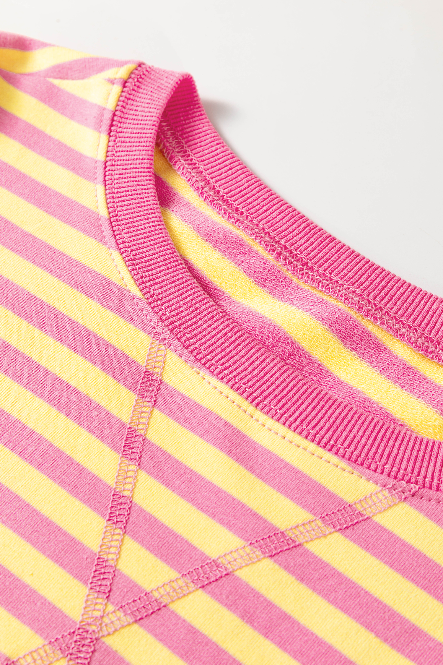 Comfortable Women's Striped Loungewear Set – Casual Daily Top - Detail View 9 Comfortable Women's Striped Loungewear Set – Casual Daily Top - Detail View 9
