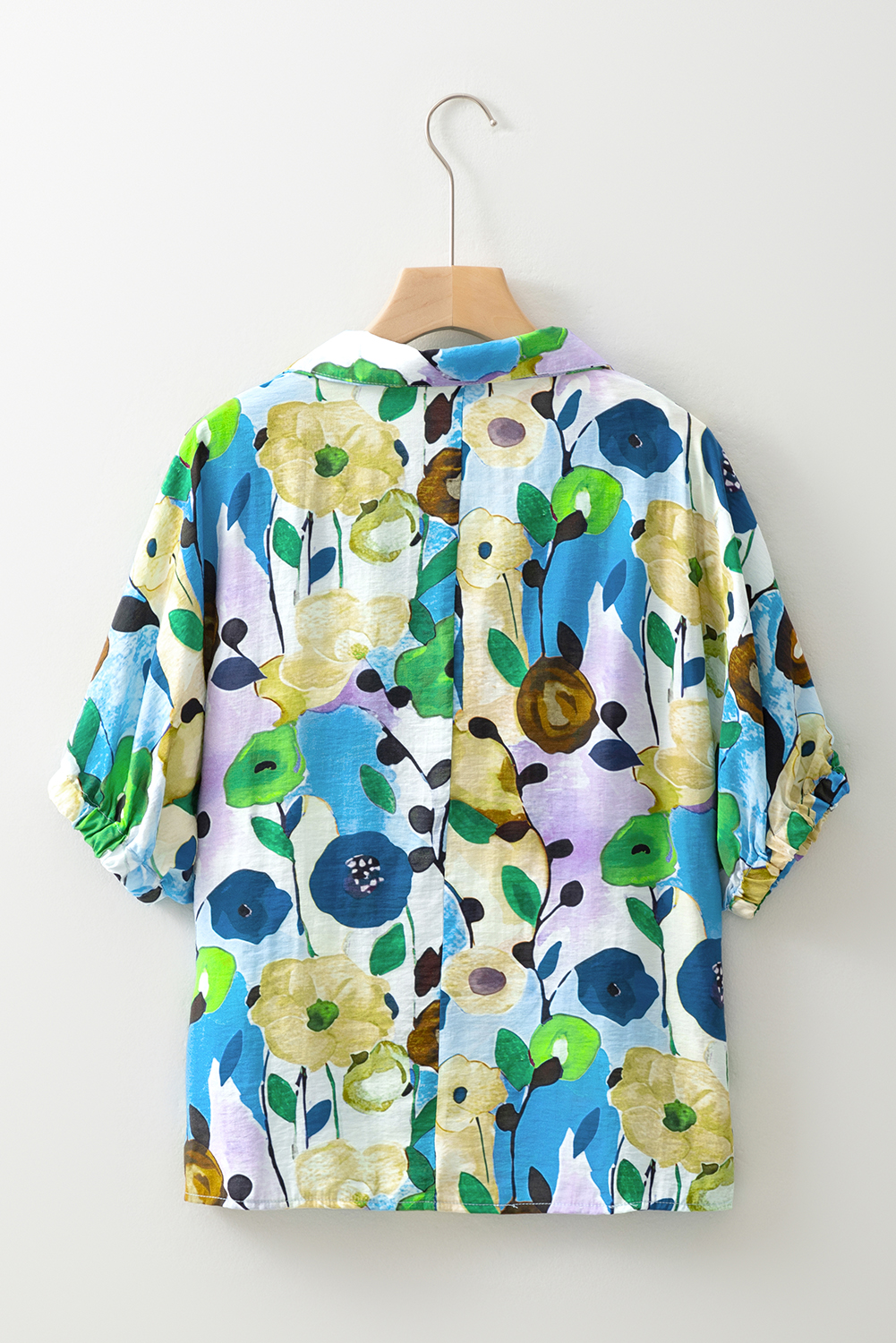 Charming Floral Pattern Blouse with Short Puff Sleeves and Slit Neckline - Detail View 6 Charming Floral Pattern Blouse with Short Puff Sleeves and Slit Neckline - Detail View 6