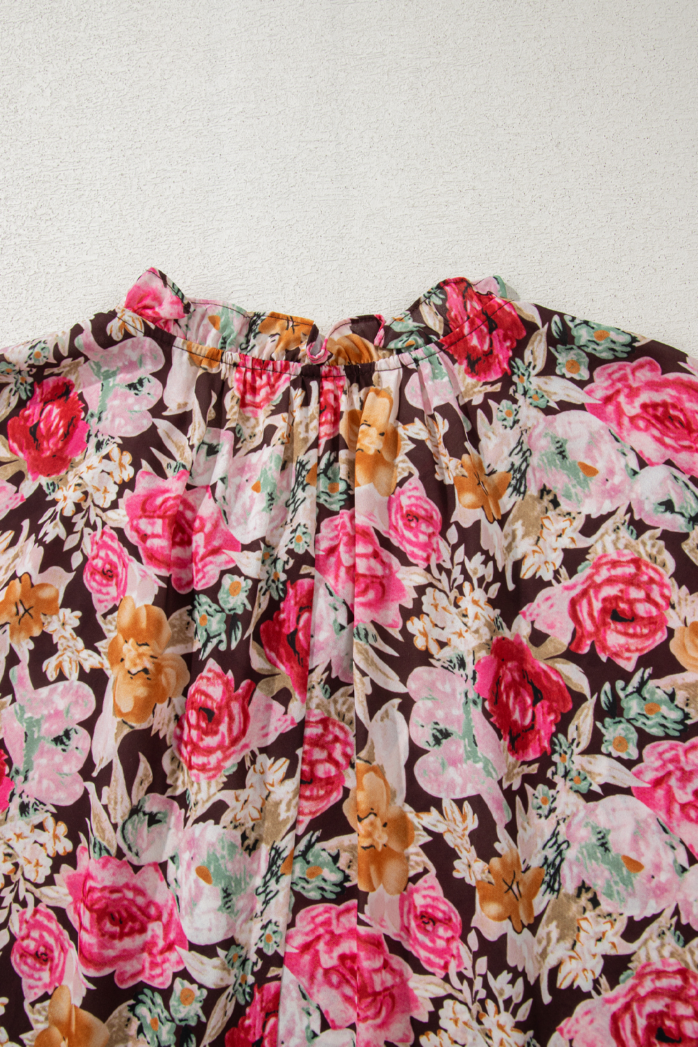 Charming Women's Pink Floral Print Crew Neck Short Sleeve Shift Blouse - Detail View 17 Charming Women's Pink Floral Print Crew Neck Short Sleeve Shift Blouse - Detail View 17