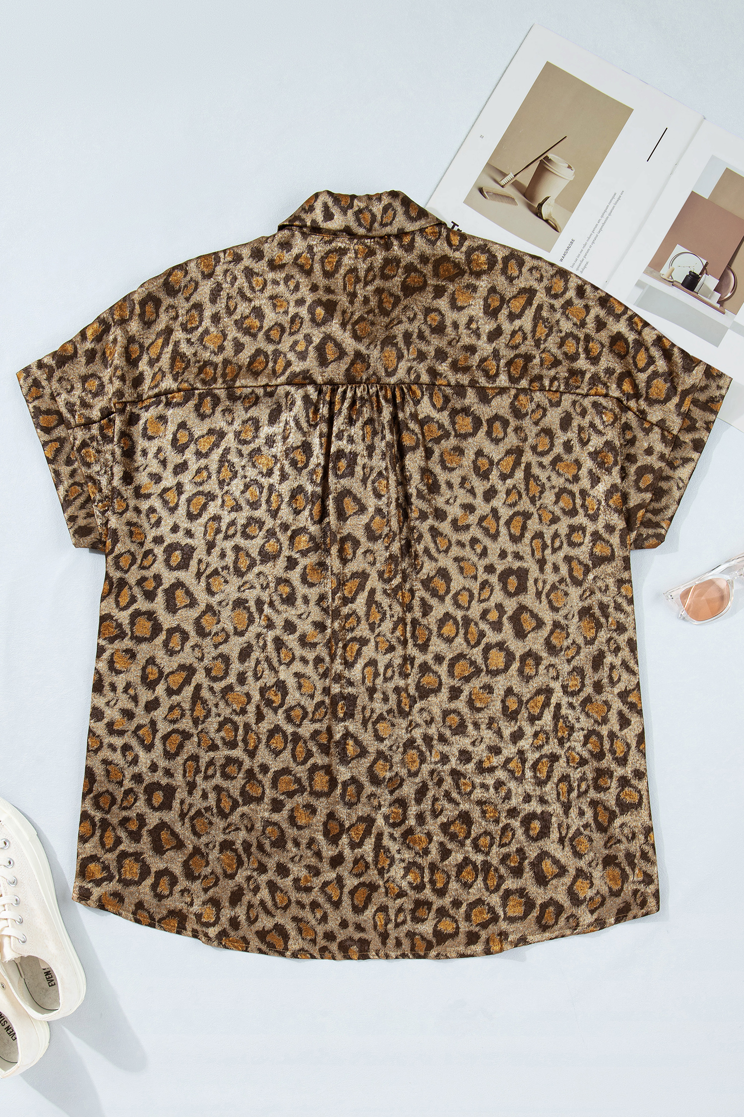 Plus Size Summer Leopard Print Top – Comfortable V-Neck Short Sleeve Shirt for Daily Wear - Detail View 3 Plus Size Summer Leopard Print Top – Comfortable V-Neck Short Sleeve Shirt for Daily Wear - Detail View 3