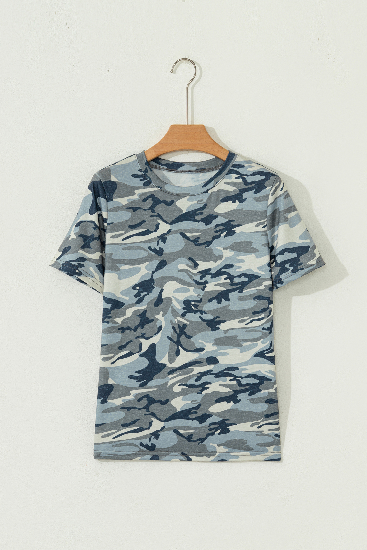 Men's Casual Green Camo Print T-Shirt – Versatile Round Neck Tee for Everyday Comfort - Detail View 3 Men's Casual Green Camo Print T-Shirt – Versatile Round Neck Tee for Everyday Comfort - Detail View 3