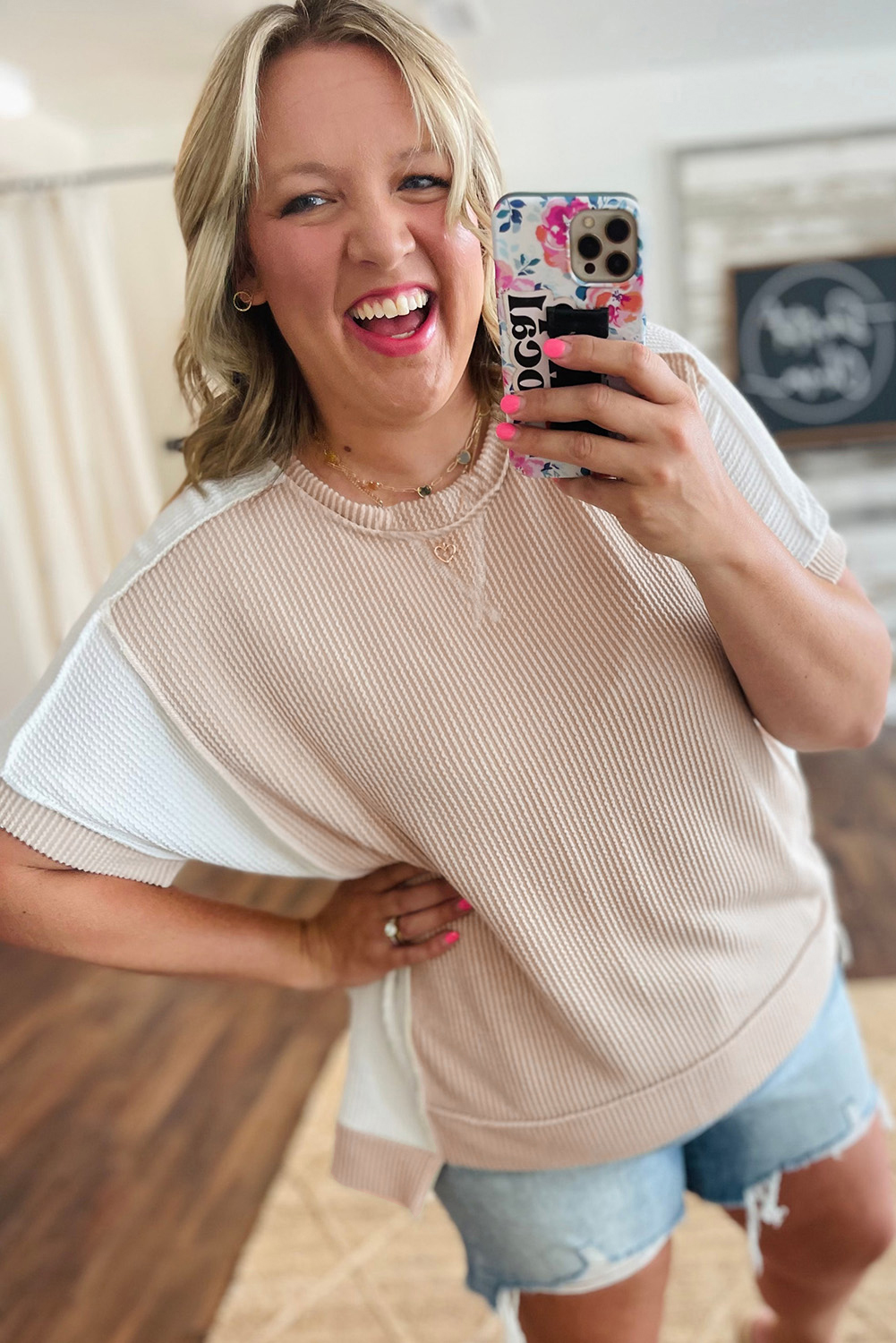 Comfortable and Trendy Plus Size Short Sleeve T-Shirt - Ribbed Fabric Design - Detail View 3 Comfortable and Trendy Plus Size Short Sleeve T-Shirt - Ribbed Fabric Design - Detail View 3