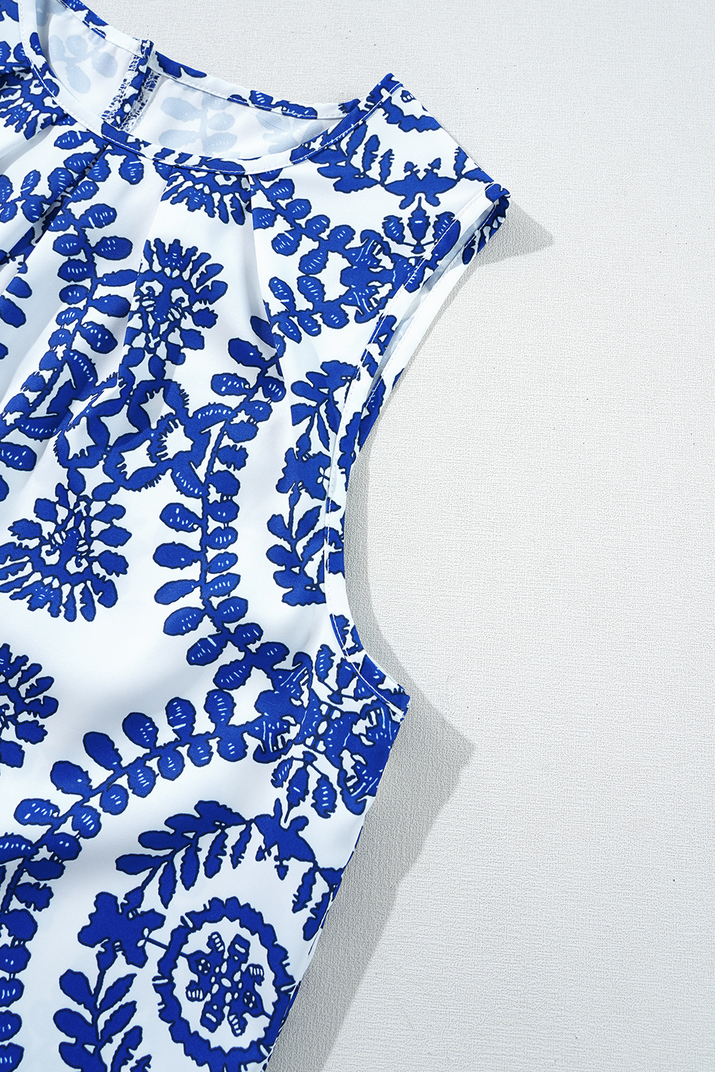 Charming Sleeveless Tank Top with Geometric Vintage Print and Pintuck Detailing - Detail View 14 Charming Sleeveless Tank Top with Geometric Vintage Print and Pintuck Detailing - Detail View 14