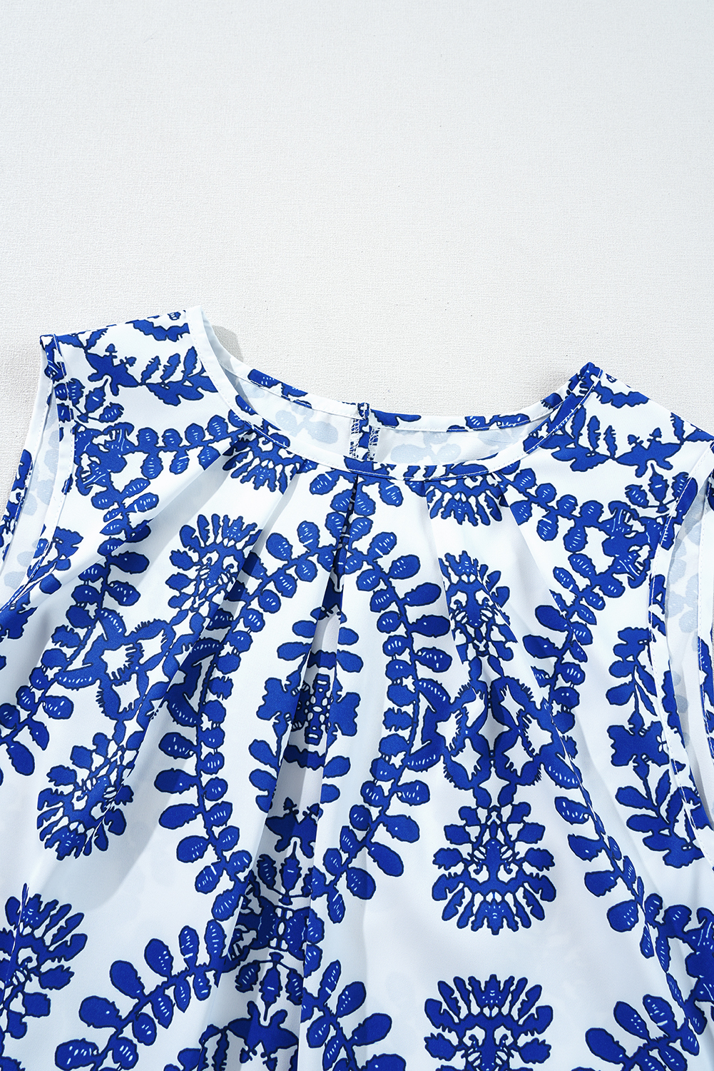 Charming Sleeveless Tank Top with Geometric Vintage Print and Pintuck Detailing - Detail View 10 Charming Sleeveless Tank Top with Geometric Vintage Print and Pintuck Detailing - Detail View 10