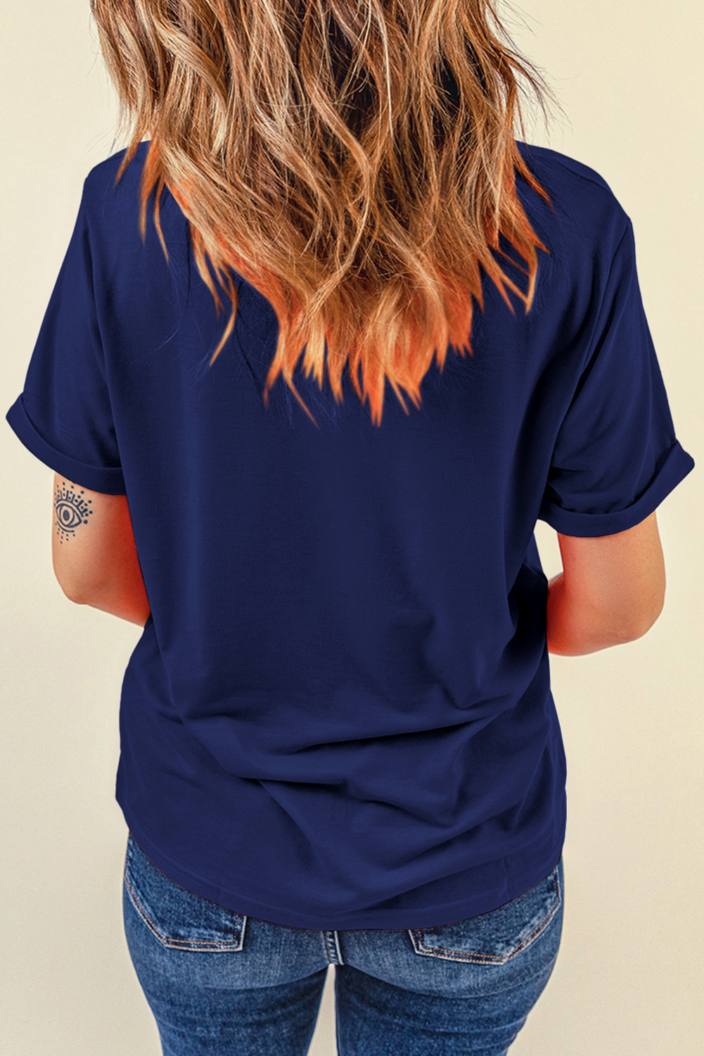 Comfortable Short Sleeve Graphic T-Shirt - Perfect for Summer Outings - Detail View 3 Comfortable Short Sleeve Graphic T-Shirt - Perfect for Summer Outings - Detail View 3