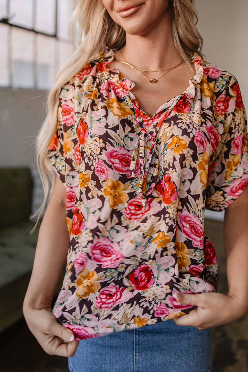 Trendy Floral Print Shift Top - Relaxed Fit Crew Neck Blouse for Summer - Detail View 7 Trendy Floral Print Shift Top - Relaxed Fit Crew Neck Blouse for Summer - Detail View 7
