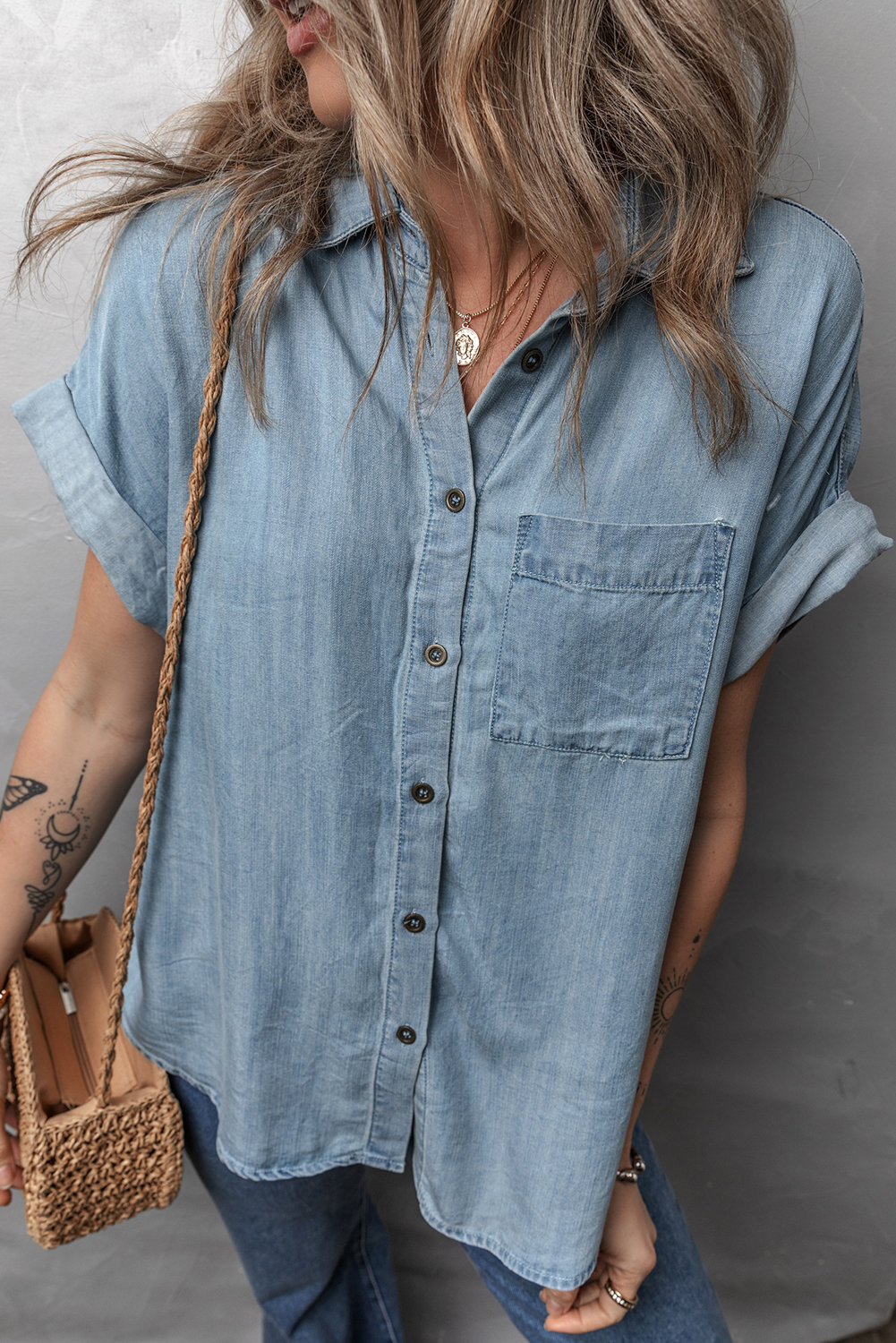 Women's Denim Shirt, Dusk Blue, Short Sleeve, Patched Pocket, Casual Chic, Relaxed Fit, Summer Fashion, Solid Color, 100% Cotton, Fashionable Top, Daily Wear, Tops & Blouses - Detail View 4 Women's Denim Shirt, Dusk Blue, Short Sleeve, Patched Pocket, Casual Chic, Relaxed Fit, Summer Fashion, Solid Color, 100% Cotton, Fashionable Top, Daily Wear, Tops & Blouses - Detail View 4