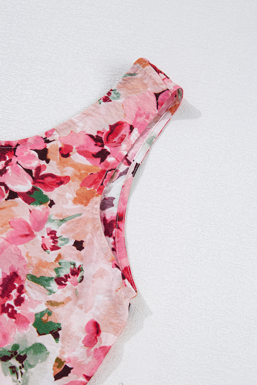 Stylish Sleeveless Floral Tank Top with Back Cut Out Design for Summer - Detail View 18 Stylish Sleeveless Floral Tank Top with Back Cut Out Design for Summer - Detail View 18
