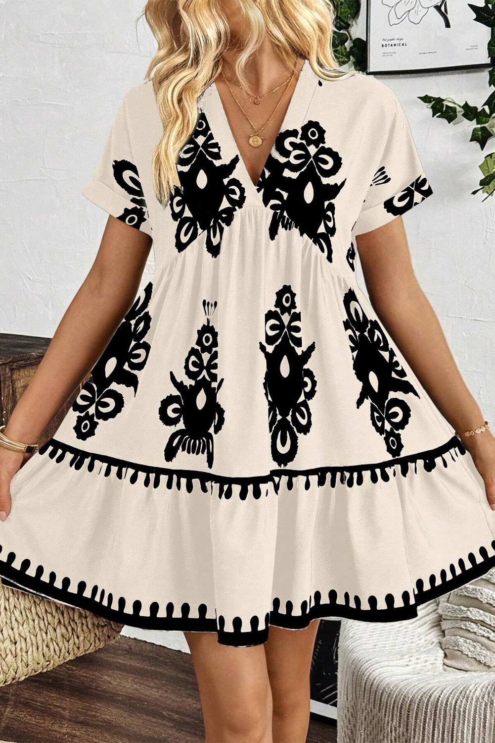 Chic Black Vintage Dress with V Neck and High Waist Design for a Flattering Silhouette - Detail View 6 Chic Black Vintage Dress with V Neck and High Waist Design for a Flattering Silhouette - Detail View 6