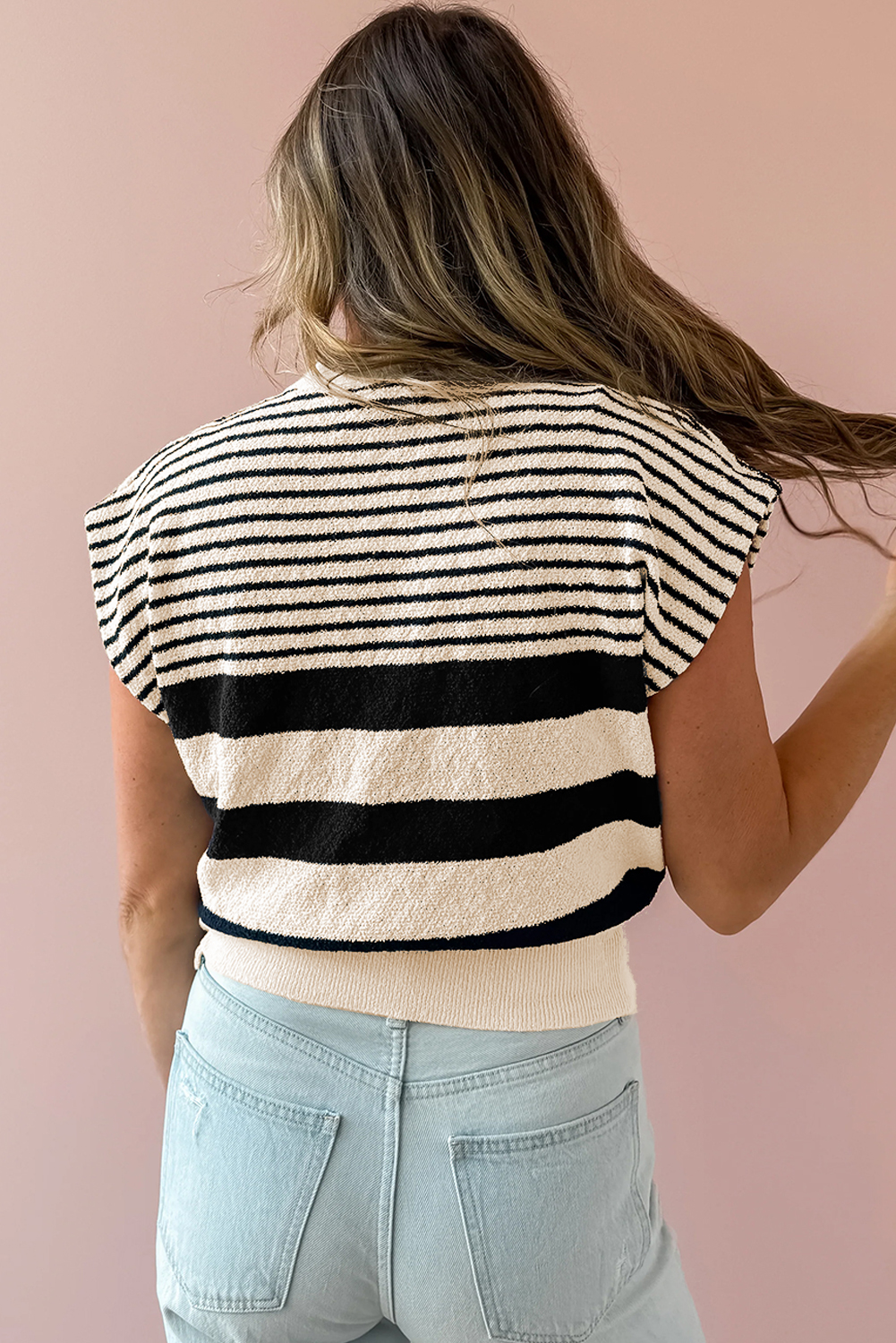 Chic Casual Knit Vest with Mixed Stripes - Perfect for Summer Outfits - Detail View 2 Chic Casual Knit Vest with Mixed Stripes - Perfect for Summer Outfits - Detail View 2