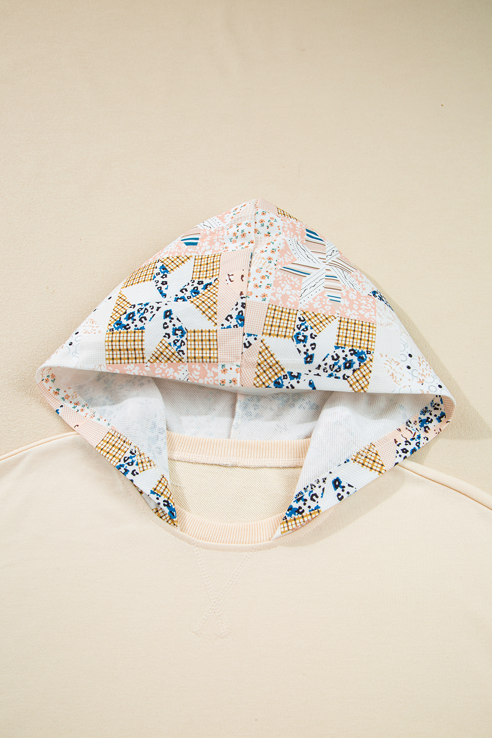 Stylish Beige Hoodie with Western Print and Patchwork Design for Daily Wear - Detail View 6 Stylish Beige Hoodie with Western Print and Patchwork Design for Daily Wear - Detail View 6