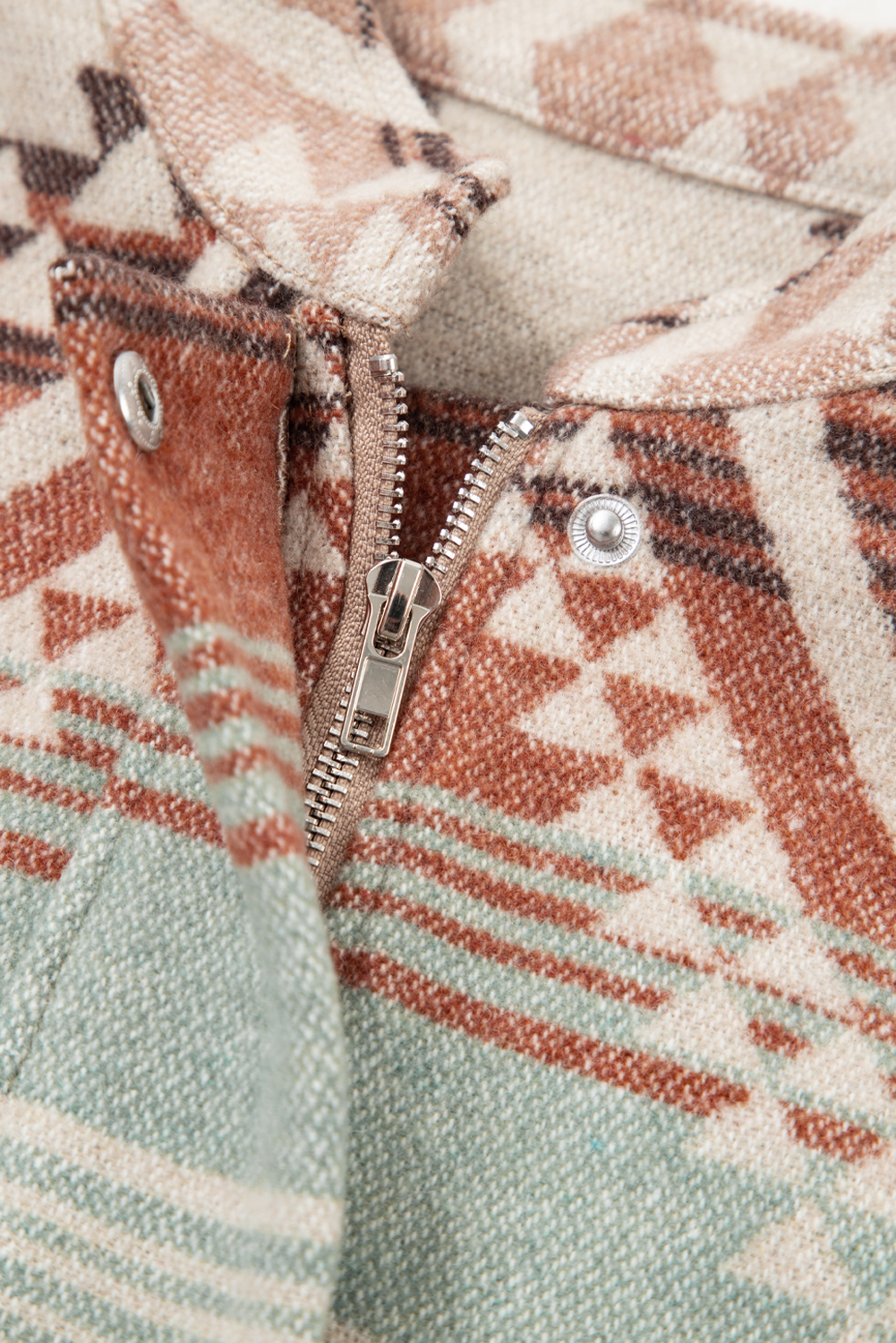 Stylish Long Sleeve Western Jacket with Geometric Patchwork Design - Detail View 10 Stylish Long Sleeve Western Jacket with Geometric Patchwork Design - Detail View 10