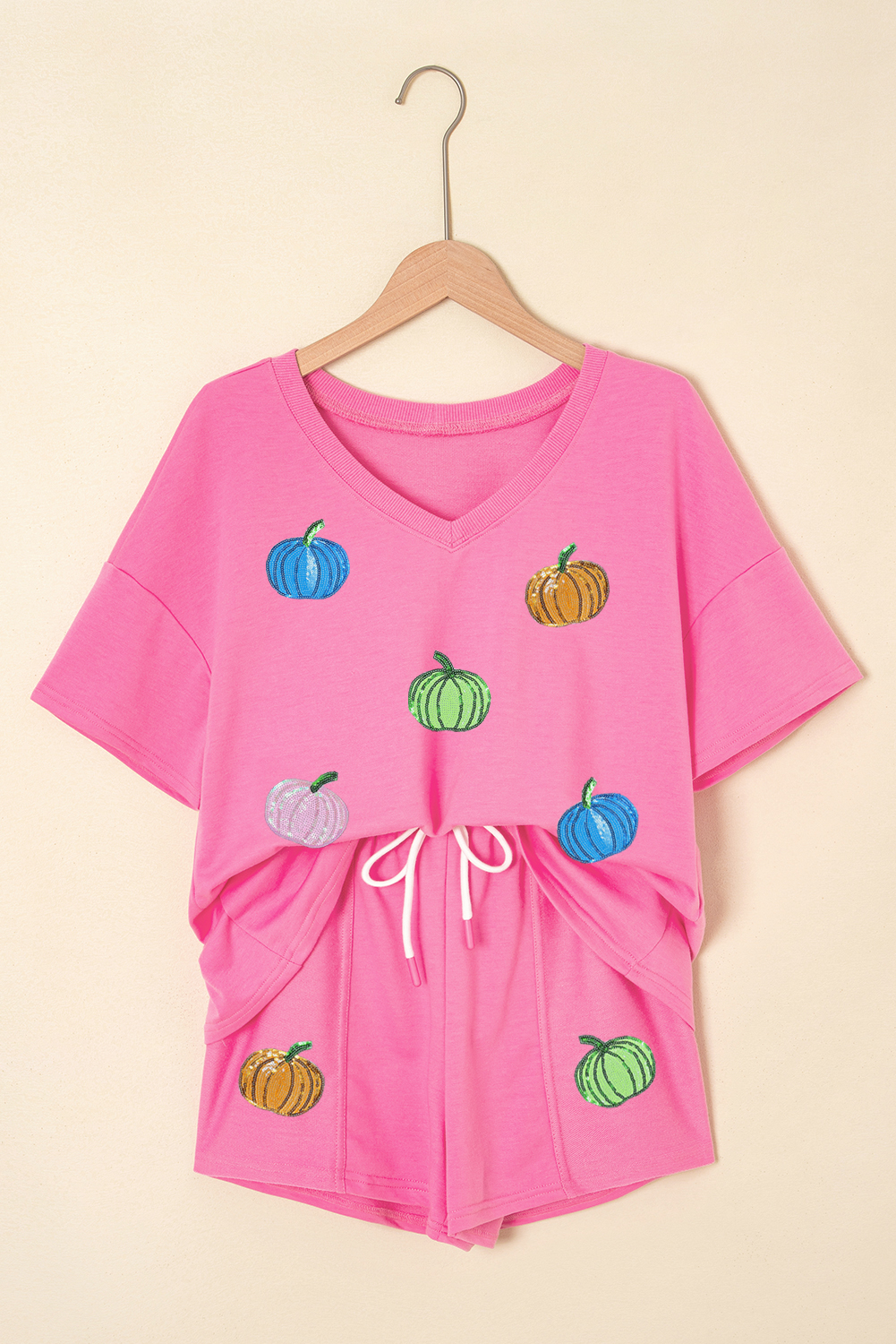 Stylish Bonbon Sequin V Neck Tee with High Waist Drawstring Shorts for Halloween - Detail View 6 Stylish Bonbon Sequin V Neck Tee with High Waist Drawstring Shorts for Halloween - Detail View 6
