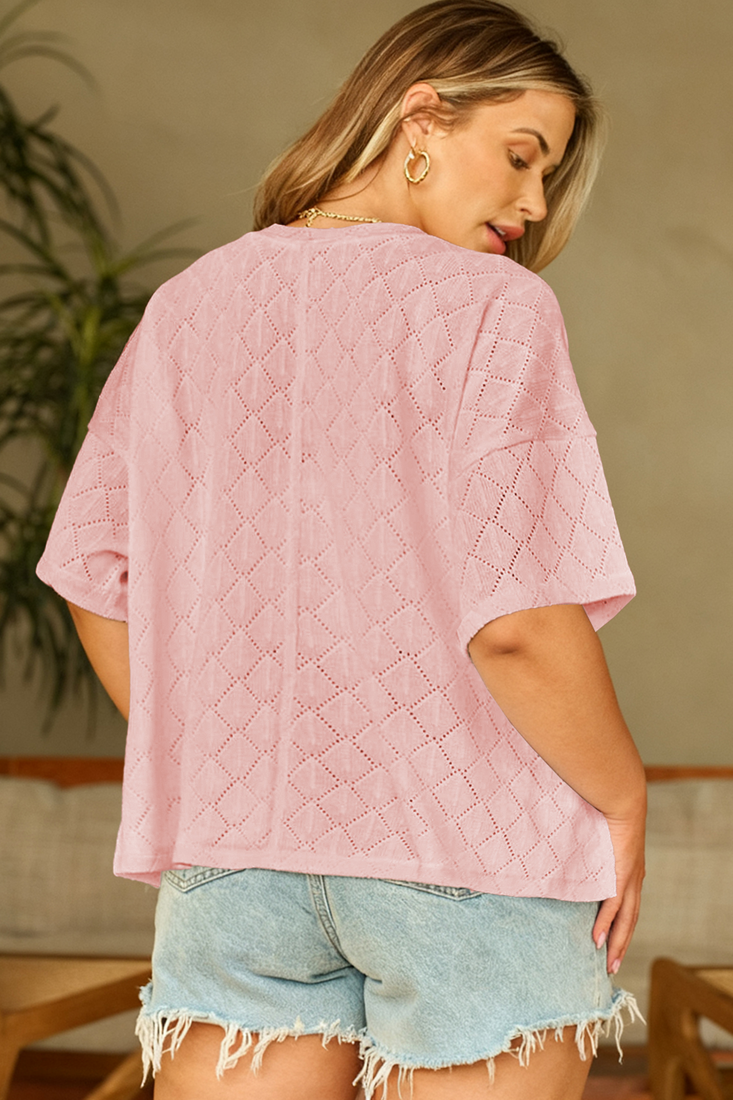 Casual Plus Size Light Pink V Neck Loose Top for Women – Perfect for Everyday Comfort - Detail View 3 Casual Plus Size Light Pink V Neck Loose Top for Women – Perfect for Everyday Comfort - Detail View 3