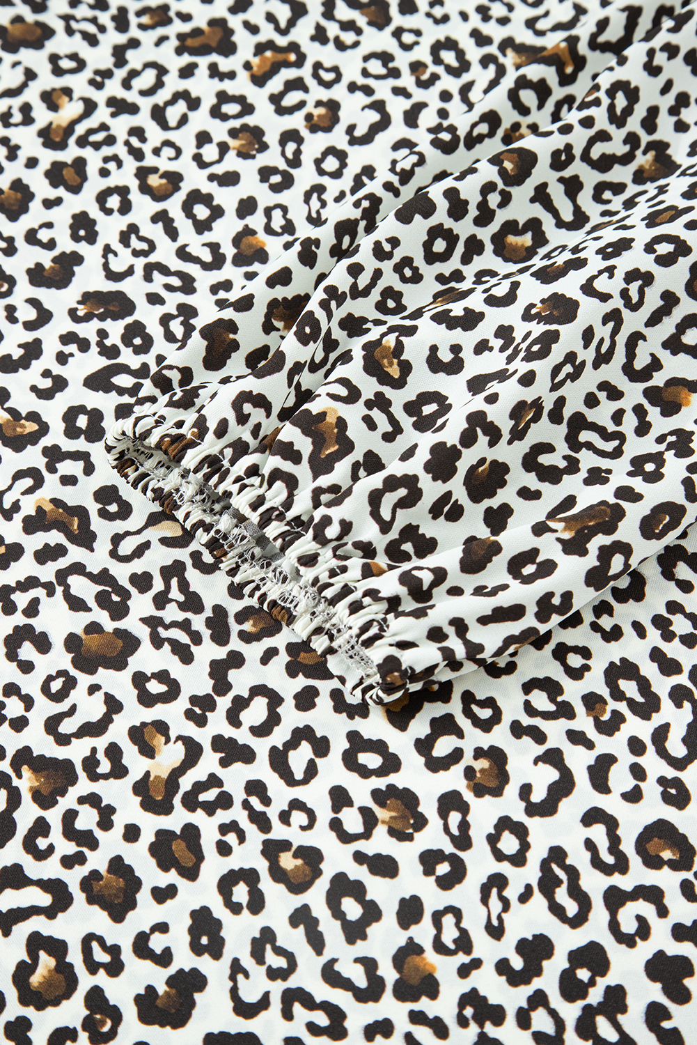 Women's Khaki Leopard Print V-Neck Puff Sleeve Mini Dress – Plus Size Loose Fit for Daily Wear - Detail View 7 Women's Khaki Leopard Print V-Neck Puff Sleeve Mini Dress – Plus Size Loose Fit for Daily Wear - Detail View 7