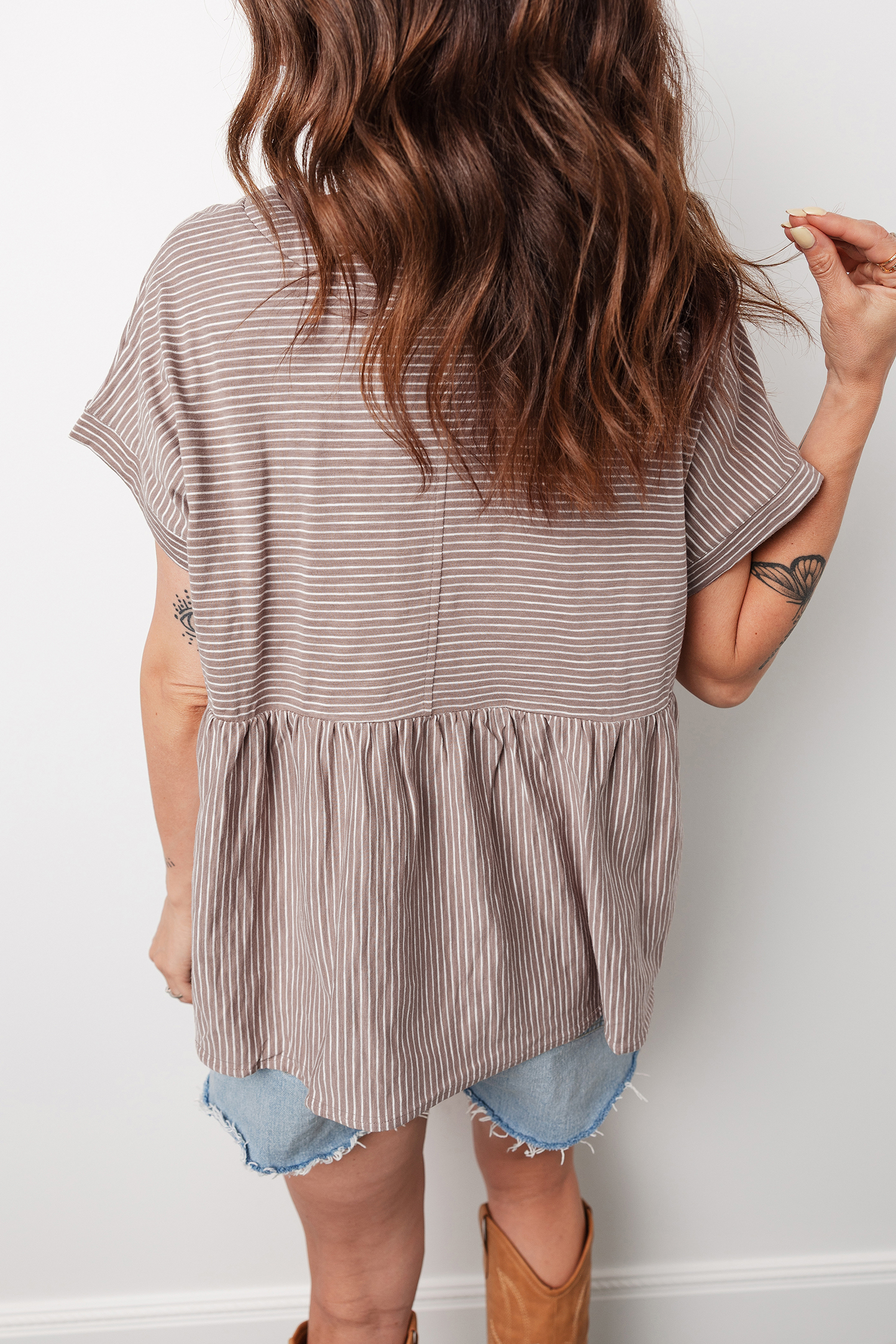 Chic Khaki Stripe Side Slit T-Shirt for Women – V Neck High Low Design, Ideal for Summer Outings - Detail View 5 Chic Khaki Stripe Side Slit T-Shirt for Women – V Neck High Low Design, Ideal for Summer Outings - Detail View 5