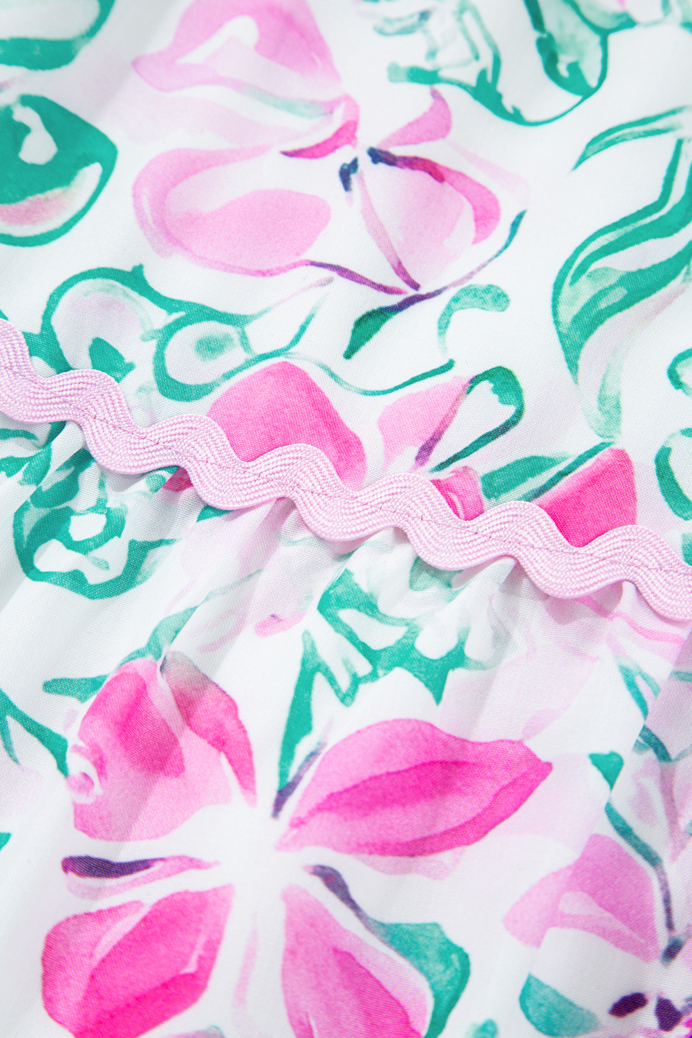 Charming Plus Size A-Line Dress: Square Neck and Floral Design for Every Occasion - Detail View 10 Charming Plus Size A-Line Dress: Square Neck and Floral Design for Every Occasion - Detail View 10