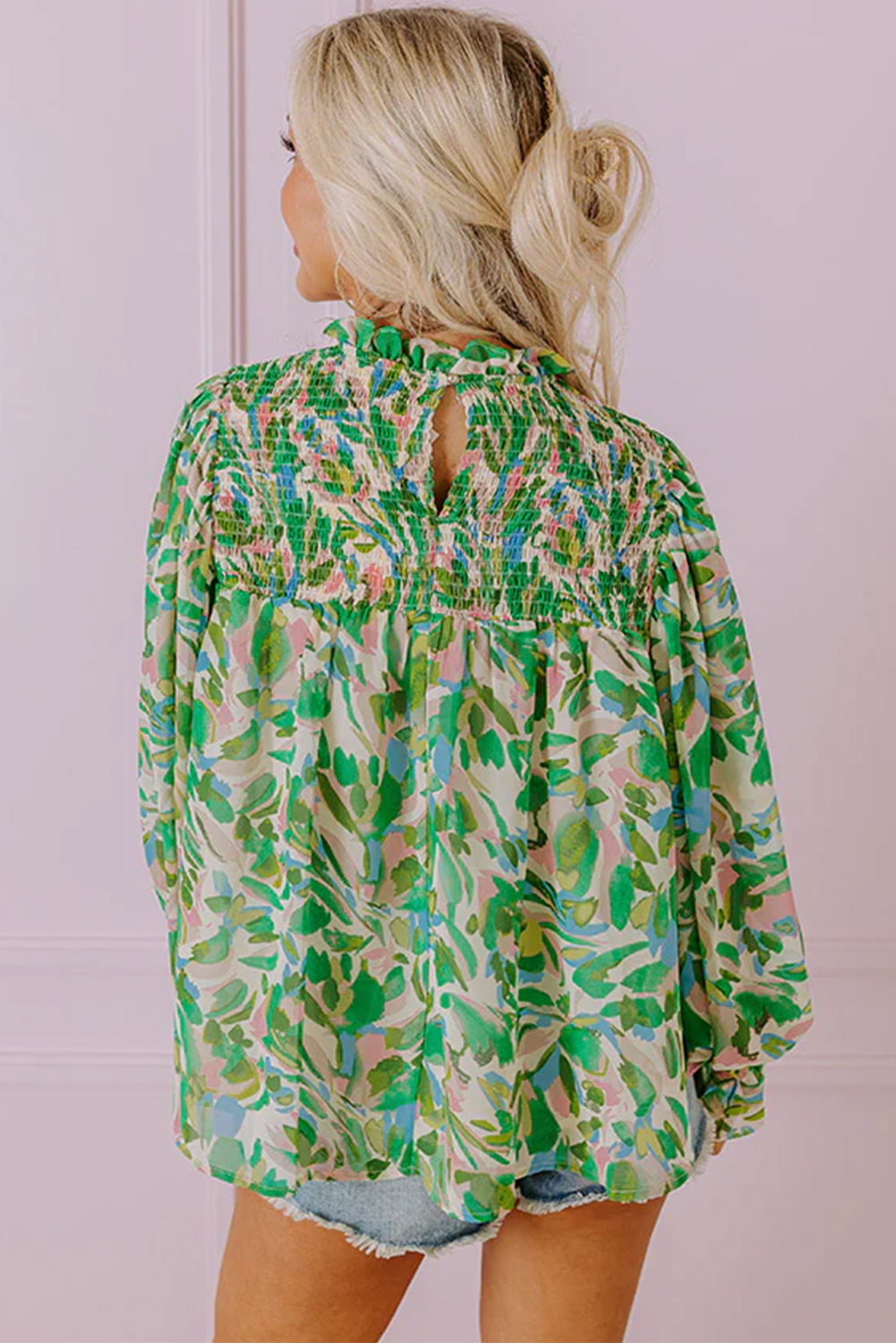 Comfortable and Sophisticated Women's Floral Blouse - Loose Fit, Ideal for Daily Wear - Detail View 3 Comfortable and Sophisticated Women's Floral Blouse - Loose Fit, Ideal for Daily Wear - Detail View 3