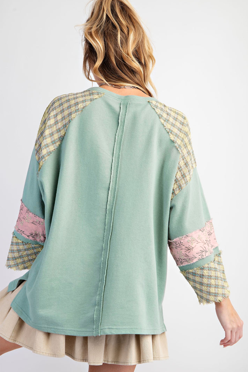 Comfortable and Stylish Wide Long Sleeve Top with Country-Chic Flair - Detail View 3 Comfortable and Stylish Wide Long Sleeve Top with Country-Chic Flair - Detail View 3