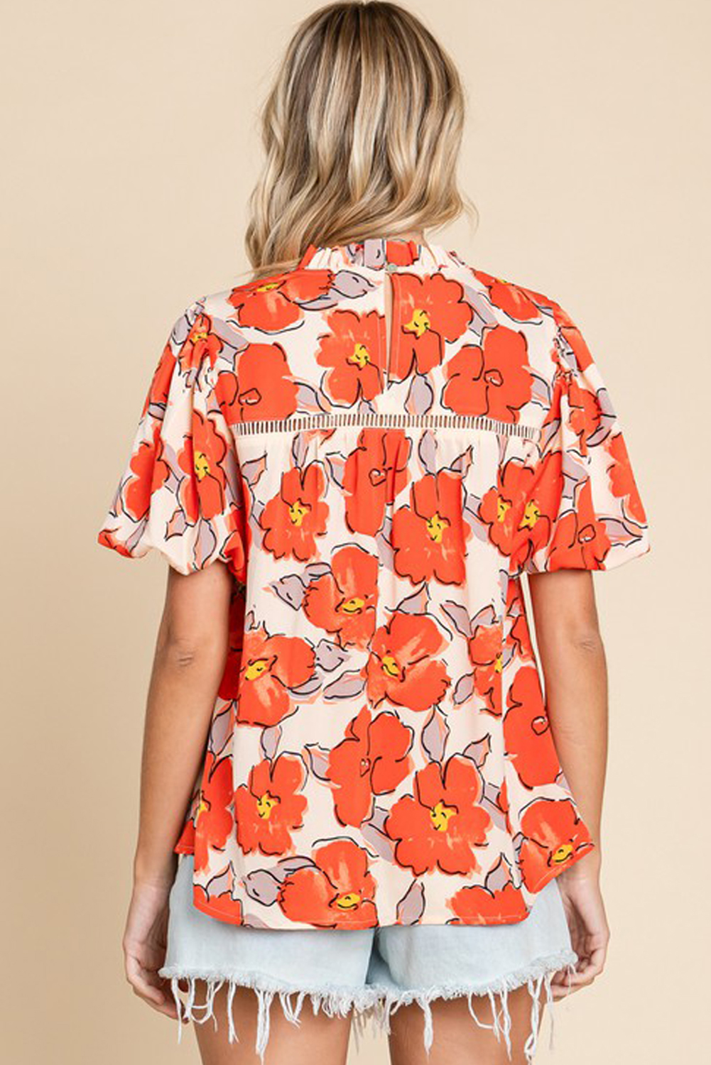 Charming 100% Polyester Blouse - Perfect for Summer Style - Detail View 3 Charming 100% Polyester Blouse - Perfect for Summer Style - Detail View 3