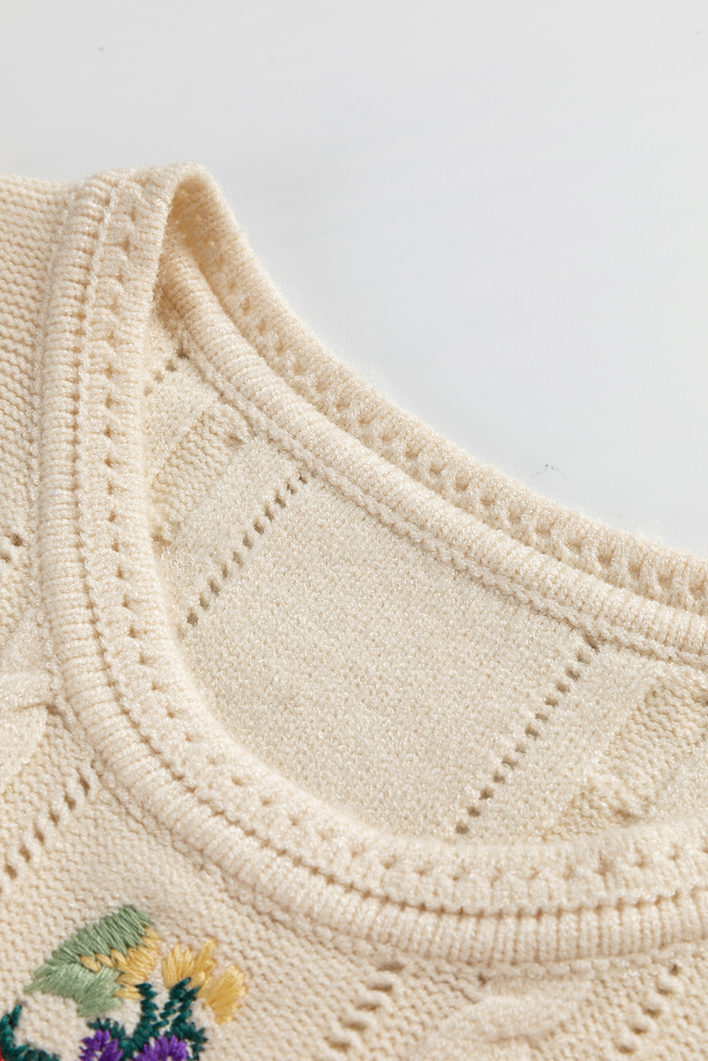 Stylish Cable Knit Sweater Vest - Perfect for Fall with Floral Design - Detail View 15 Stylish Cable Knit Sweater Vest - Perfect for Fall with Floral Design - Detail View 15