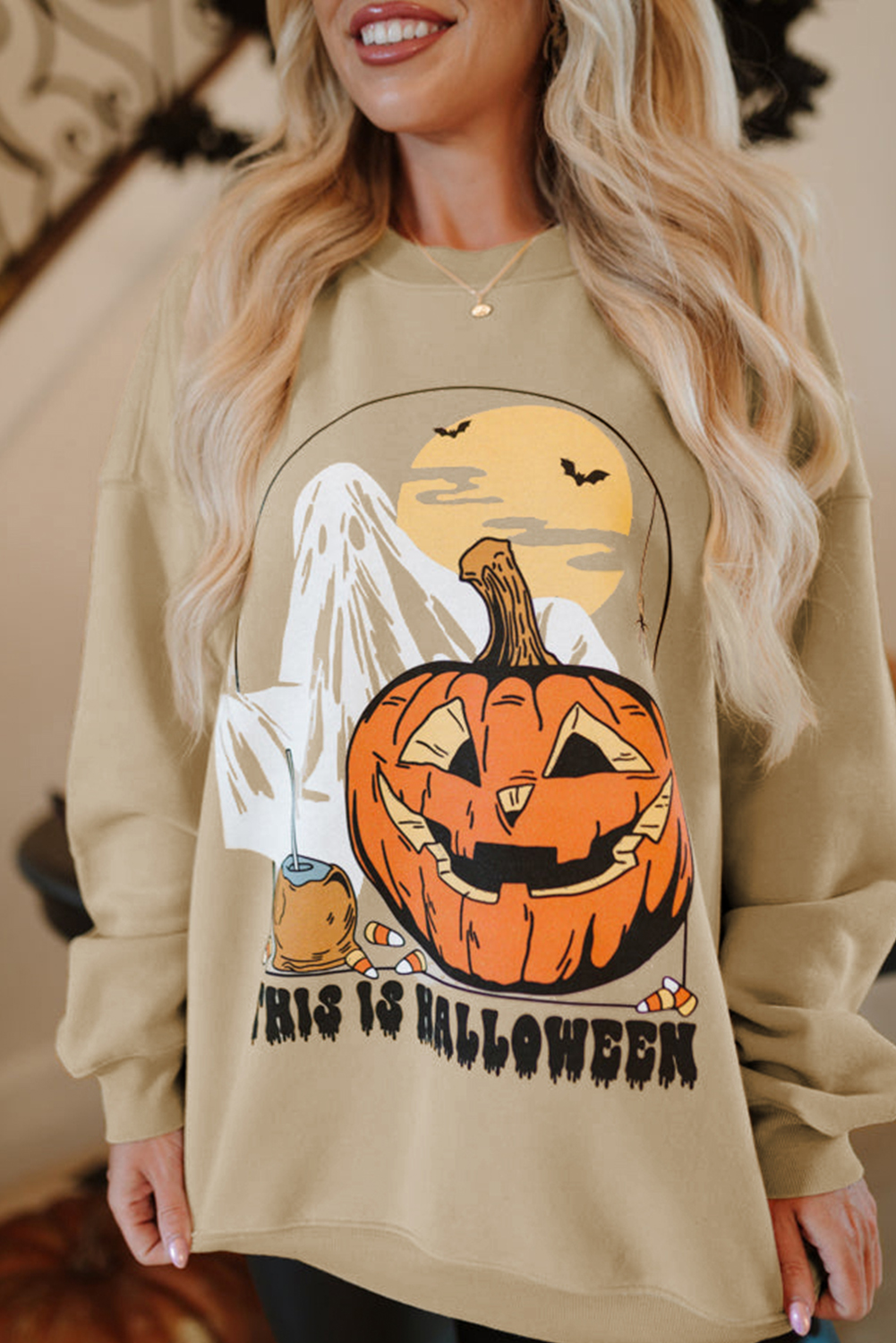 Casual Oversized Halloween Sweatshirt with Pumpkin Graphic - Perfect for Fall - Detail View 2 Casual Oversized Halloween Sweatshirt with Pumpkin Graphic - Perfect for Fall - Detail View 2