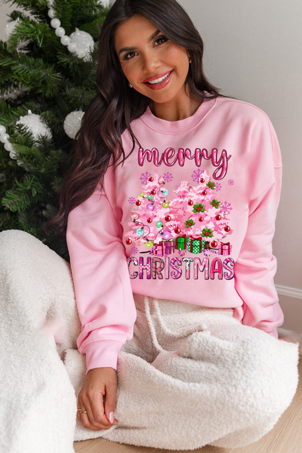 Festive and Stylish Pink Sweatshirt - Perfect for Christmas Celebrations - Detail View 3 Festive and Stylish Pink Sweatshirt - Perfect for Christmas Celebrations - Detail View 3