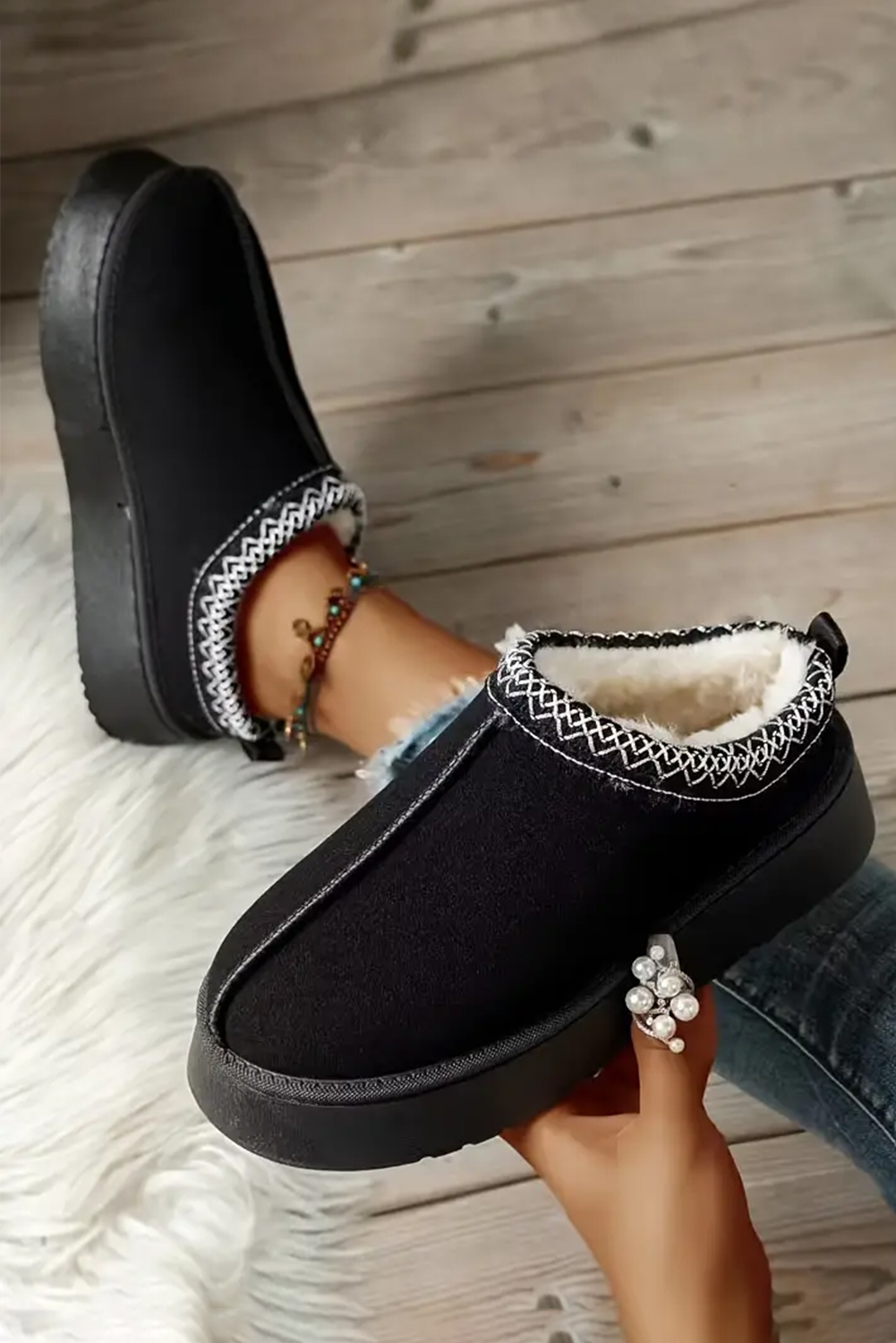 Stylish and Comfortable Women's Slip-On Snow Boots with Thermal Plush Lining - Detail View 2 Stylish and Comfortable Women's Slip-On Snow Boots with Thermal Plush Lining - Detail View 2