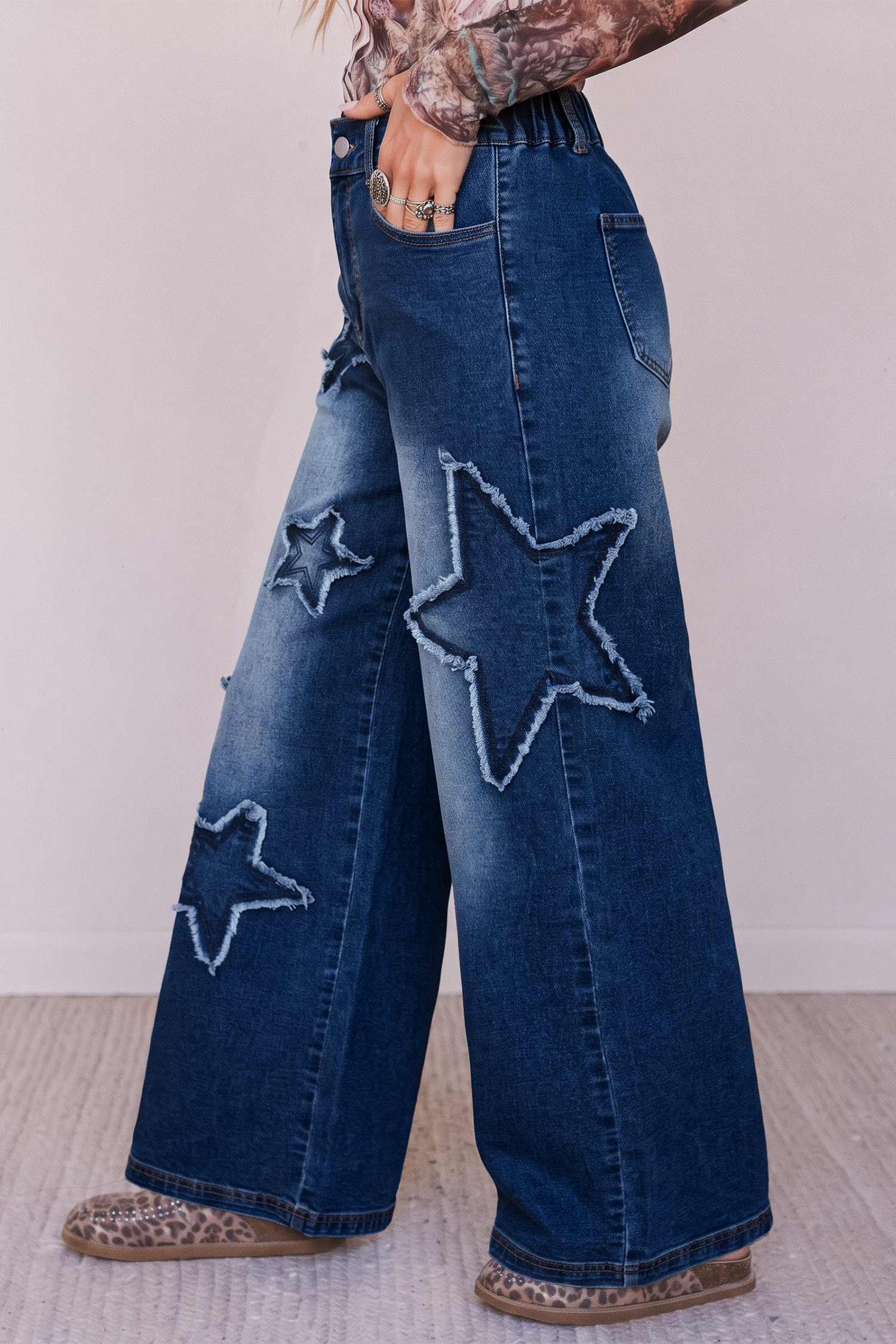 Casual Star Decorated Wide Leg Jeans, Relaxed Fit Denim Trousers - Detail View 5 Casual Star Decorated Wide Leg Jeans, Relaxed Fit Denim Trousers - Detail View 5