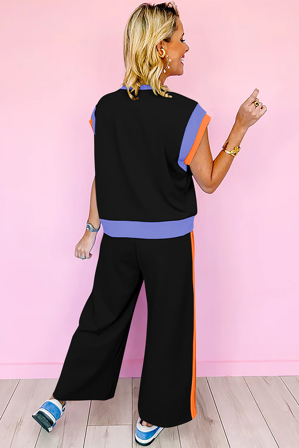 Stylish and Comfy Two-Piece Set for Women - Black Colorblock Design - Detail View 3 Stylish and Comfy Two-Piece Set for Women - Black Colorblock Design - Detail View 3