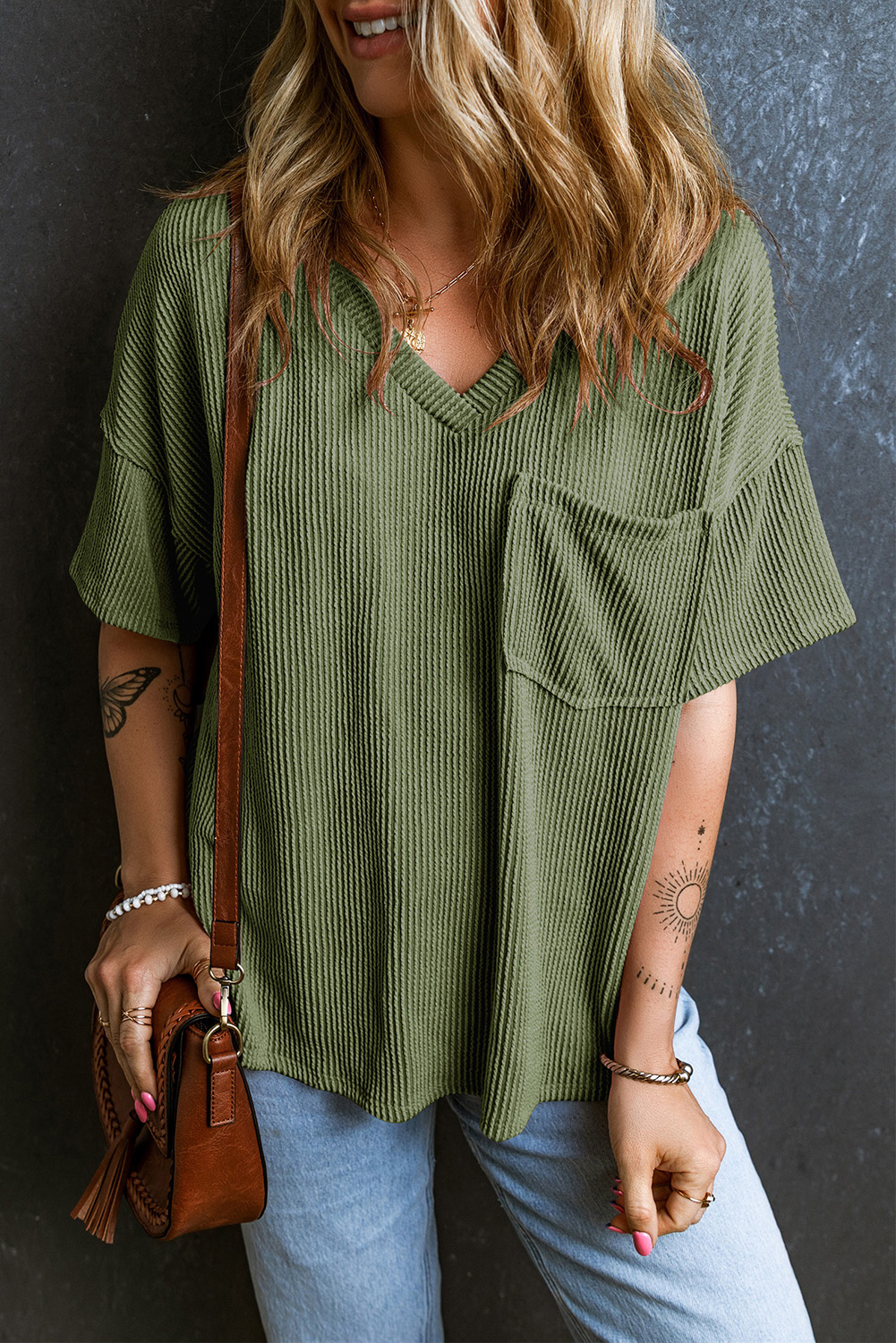 Jungle Green Pocket T-shirt, Women's Relaxed Casual Short Sleeve - Detail View 6 Jungle Green Pocket T-shirt, Women's Relaxed Casual Short Sleeve - Detail View 6