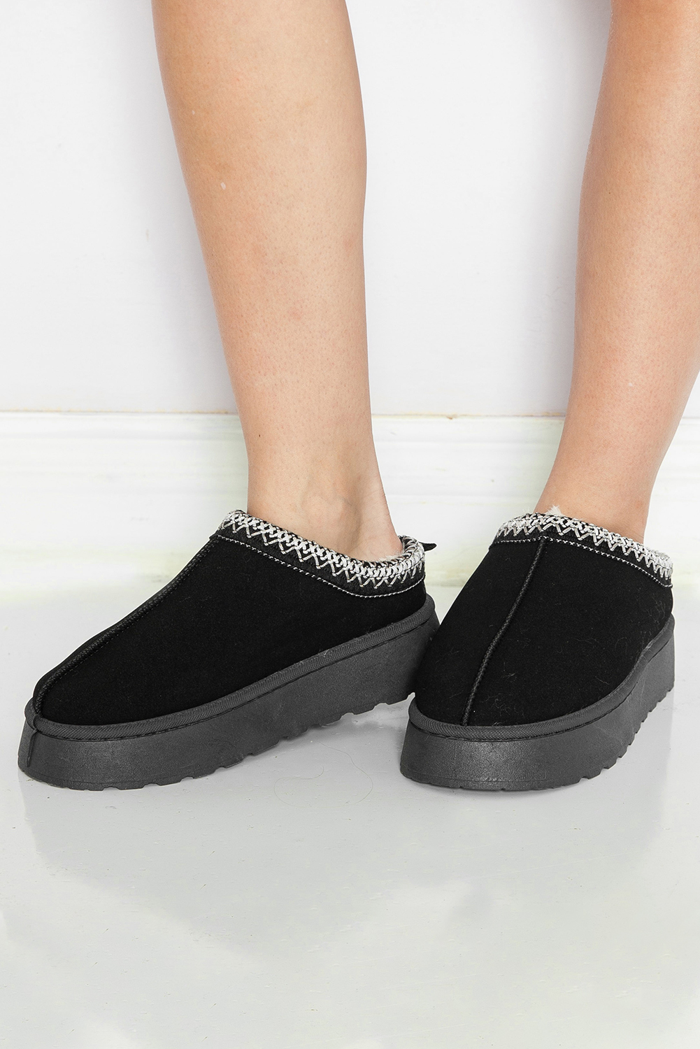 Casual Black Suede Snow Boots with Round Toe Design - Perfect for Daily Winter Wear - Detail View 11 Casual Black Suede Snow Boots with Round Toe Design - Perfect for Daily Winter Wear - Detail View 11