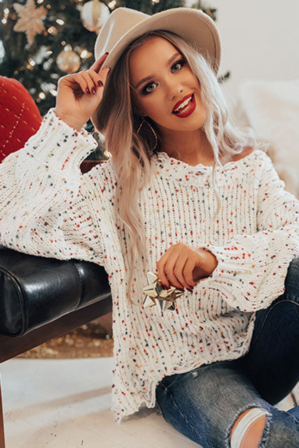 Relaxed Fit Round Neck Sweater - Perfect for Winter Casual Style - Detail View 3 Relaxed Fit Round Neck Sweater - Perfect for Winter Casual Style - Detail View 3