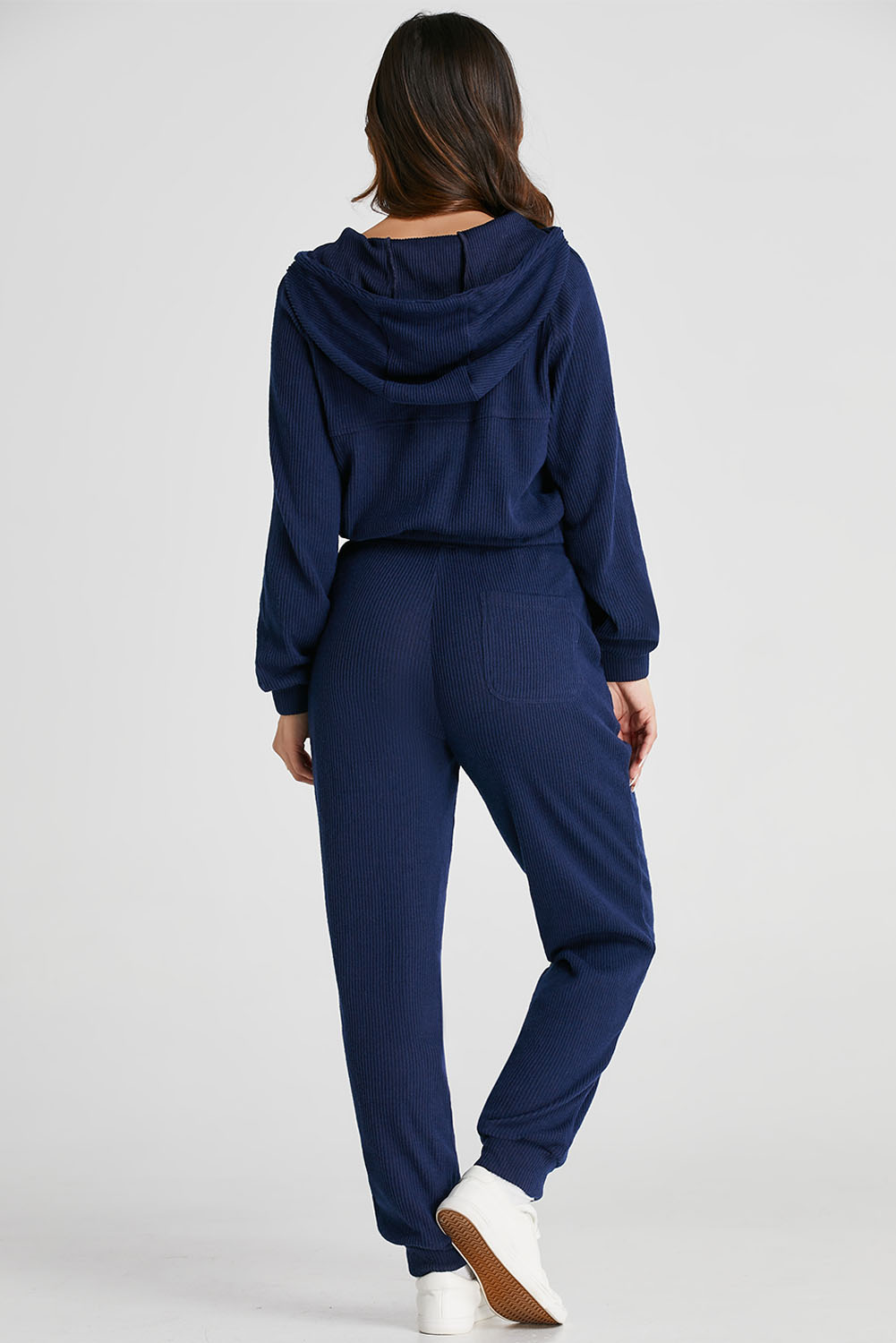 Stylish Activewear Set: Cropped Hoodie and Drawstring Joggers - Navy Blue - Detail View 2 Stylish Activewear Set: Cropped Hoodie and Drawstring Joggers - Navy Blue - Detail View 2