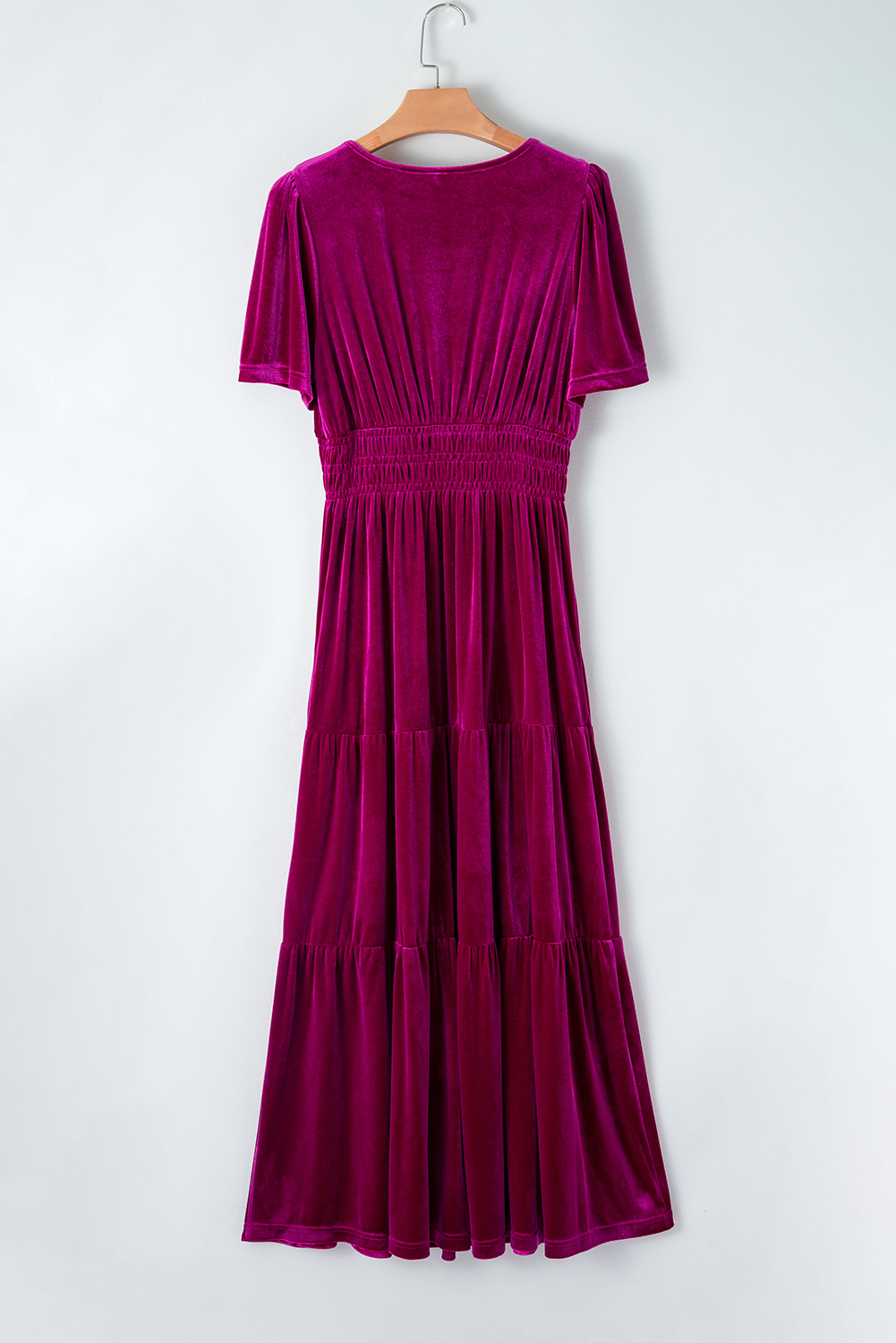 Add a touch of elegance and comfort to your daily look with this stunning Women's Red Dahlia Velvet Tiered Maxi Dress. The short sleeves provide a chic and cooling solution for warmth, while the tiered design gives a bohemian-inspired look. The V-neckline accentuates your neckline and creates a flattering silhouette. Made from a soft and durable blend of 95% polyester and 5% elastane, this maxi dress exudes comfort and style. The high-waisted design paired with the shirred waist creates a beautiful and feminine shape. This dress is a must-have for your fall and autumn wardrobe, featuring delicate cuttings and attractive prices. Pair it with your favorite sandals or boots for a stylish and effortless look. - Detail View 9 Add a touch of elegance and comfort to your daily look with this stunning Women's Red Dahlia Velvet Tiered Maxi Dress. The short sleeves provide a chic and cooling solution for warmth, while the tiered design gives a bohemian-inspired look. The V-neckline accentuates your neckline and creates a flattering silhouette. Made from a soft and durable blend of 95% polyester and 5% elastane, this maxi dress exudes comfort and style. The high-waisted design paired with the shirred waist creates a beautiful and feminine shape. This dress is a must-have for your fall and autumn wardrobe, featuring delicate cuttings and attractive prices. Pair it with your favorite sandals or boots for a stylish and effortless look. - Detail View 9