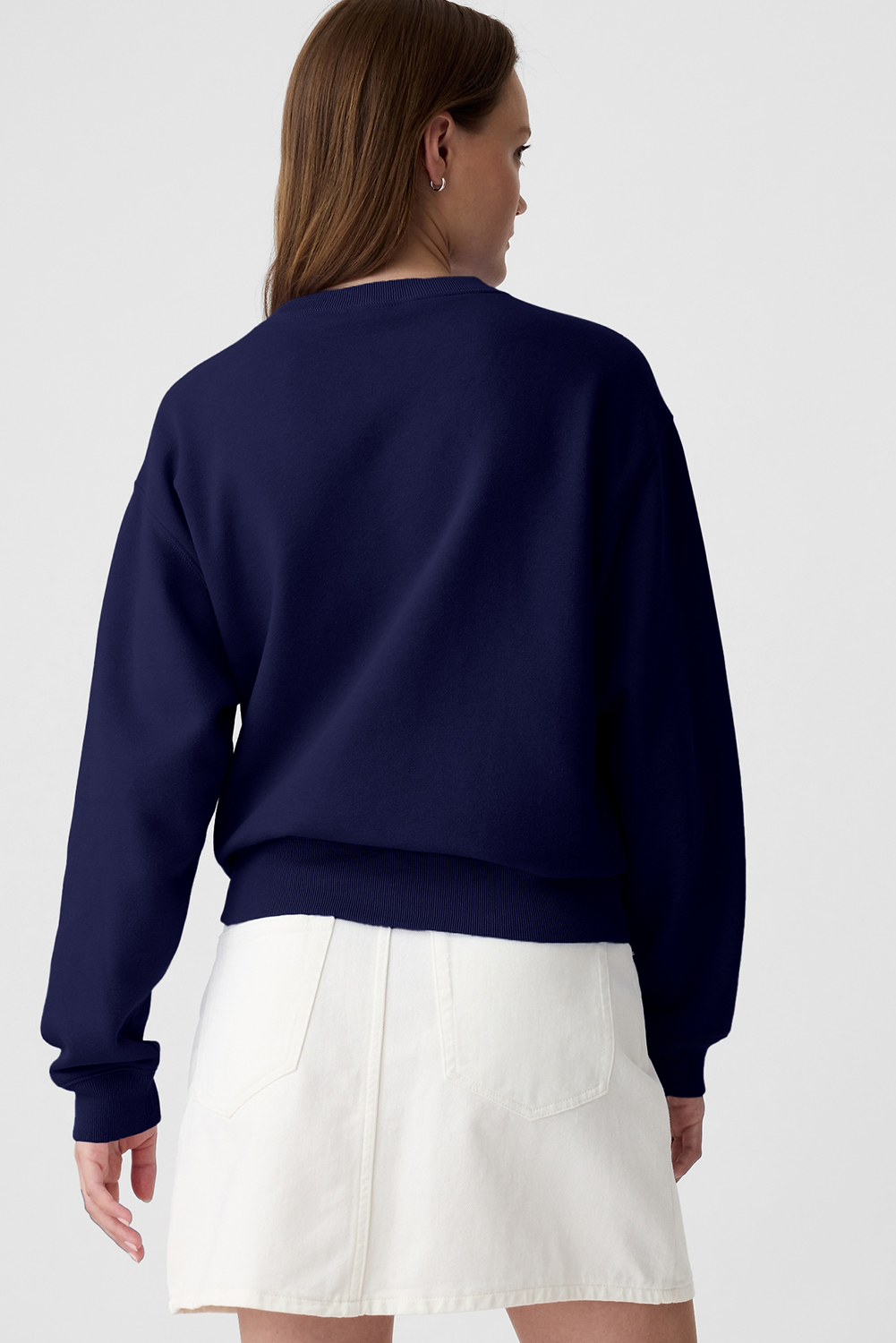 Warm and Stylish: Navy Blue Fleece-Lined Sweatshirt with Drop Shoulder Design - Detail View 2 Warm and Stylish: Navy Blue Fleece-Lined Sweatshirt with Drop Shoulder Design - Detail View 2