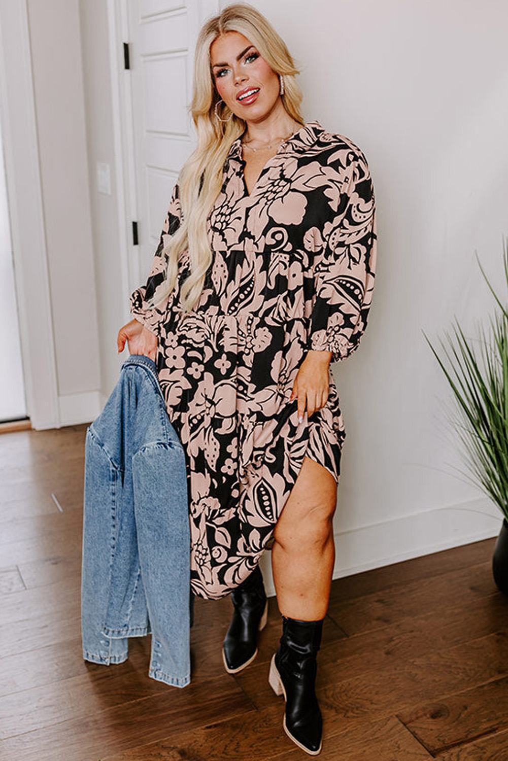 Elegant Collared Plus Size Floral Maxi Dress with Puff Sleeves - Detail View 6 Elegant Collared Plus Size Floral Maxi Dress with Puff Sleeves - Detail View 6