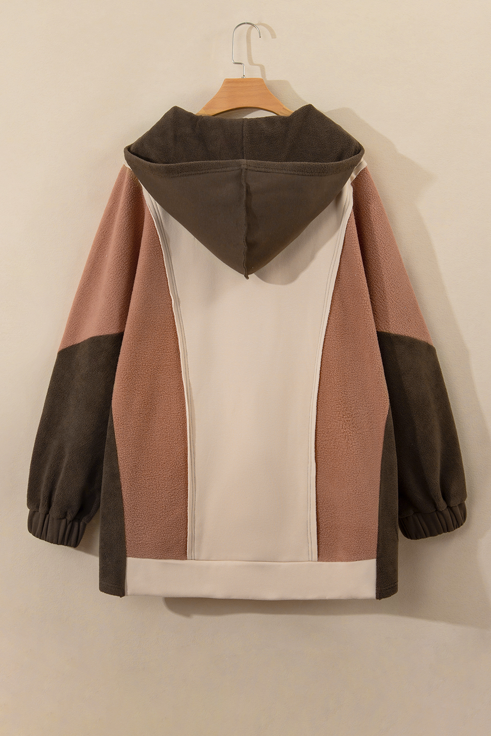Trendy Plus Size Hoodie with Colorblock Design and Exposed Seams - Detail View 7 Trendy Plus Size Hoodie with Colorblock Design and Exposed Seams - Detail View 7