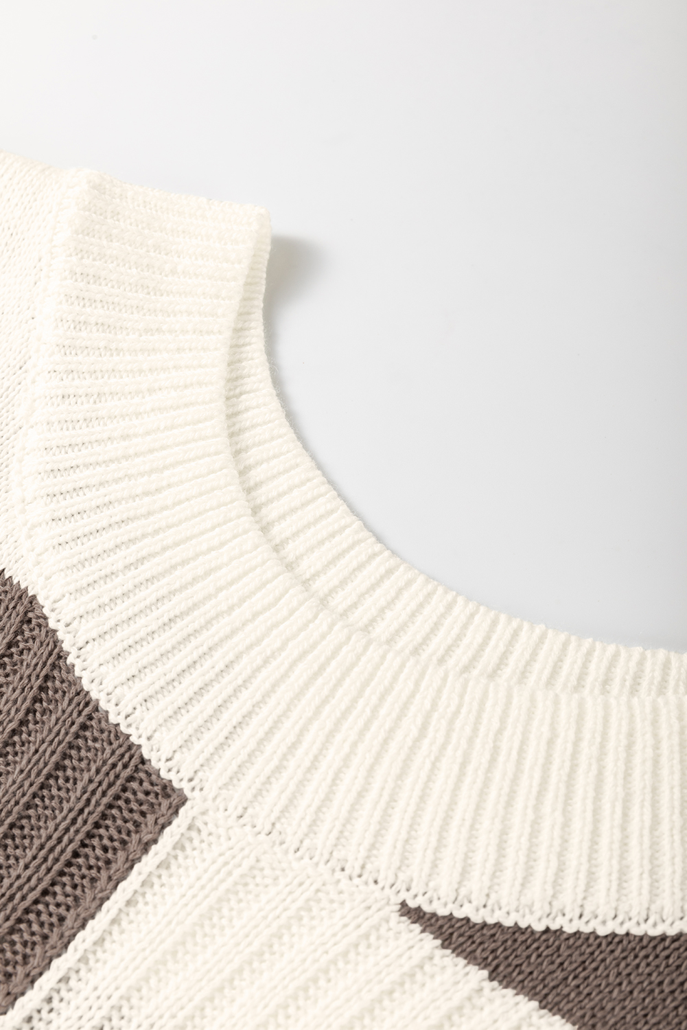 Stylish Crew Neck Sweater for Women - Perfect for Fall and Autumn - Detail View 11 Stylish Crew Neck Sweater for Women - Perfect for Fall and Autumn - Detail View 11