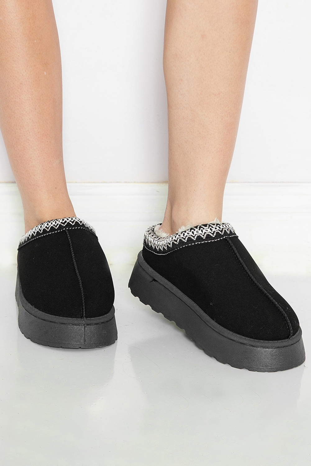 Women's Black Contrast Print Suede Plush Lined Snow Boots for Winter - Detail View 9 Women's Black Contrast Print Suede Plush Lined Snow Boots for Winter - Detail View 9